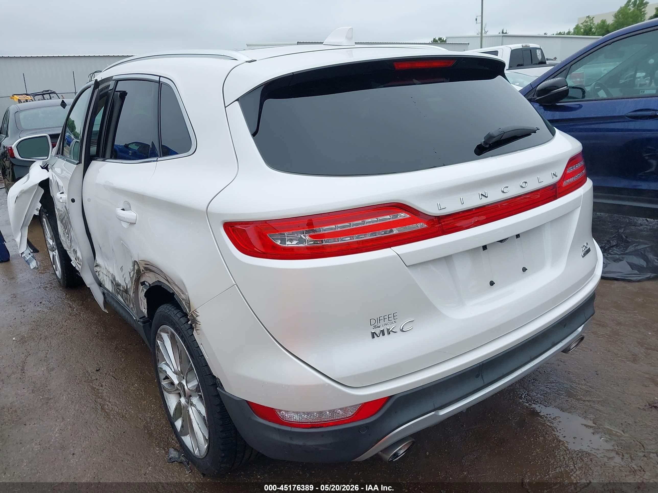 2015 Lincoln Mkc   White vin: 5LMCJ1A96FUJ23728