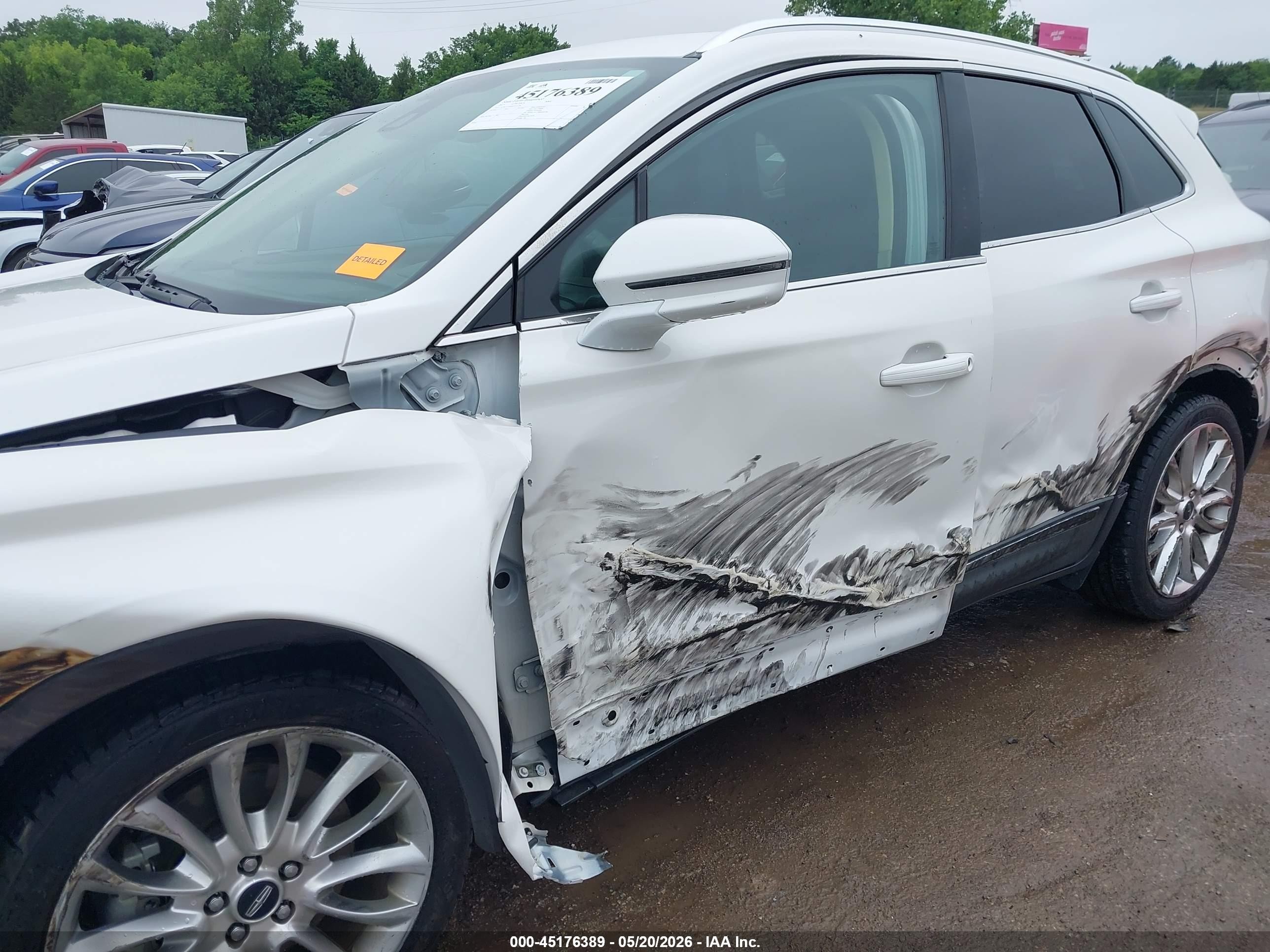 2015 Lincoln Mkc   White vin: 5LMCJ1A96FUJ23728