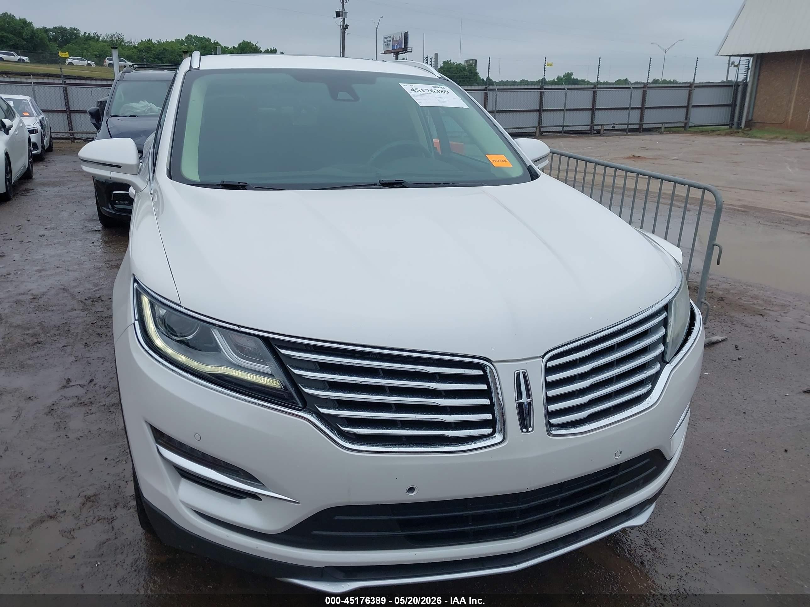 2015 Lincoln Mkc   White vin: 5LMCJ1A96FUJ23728