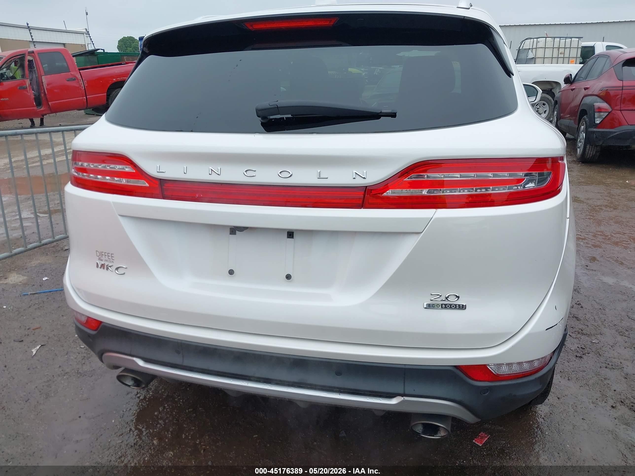 2015 Lincoln Mkc   White vin: 5LMCJ1A96FUJ23728