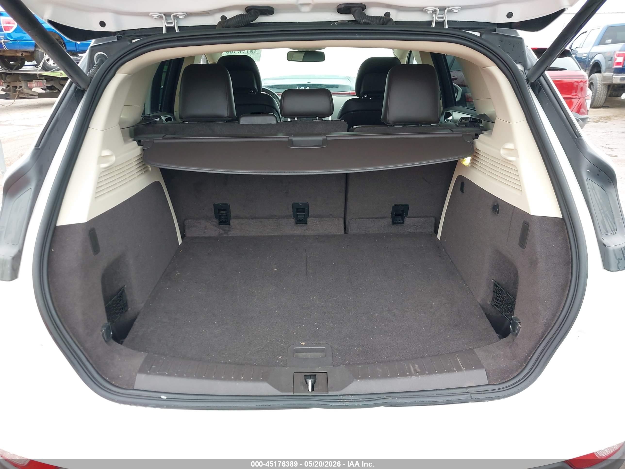 2015 Lincoln Mkc   White vin: 5LMCJ1A96FUJ23728