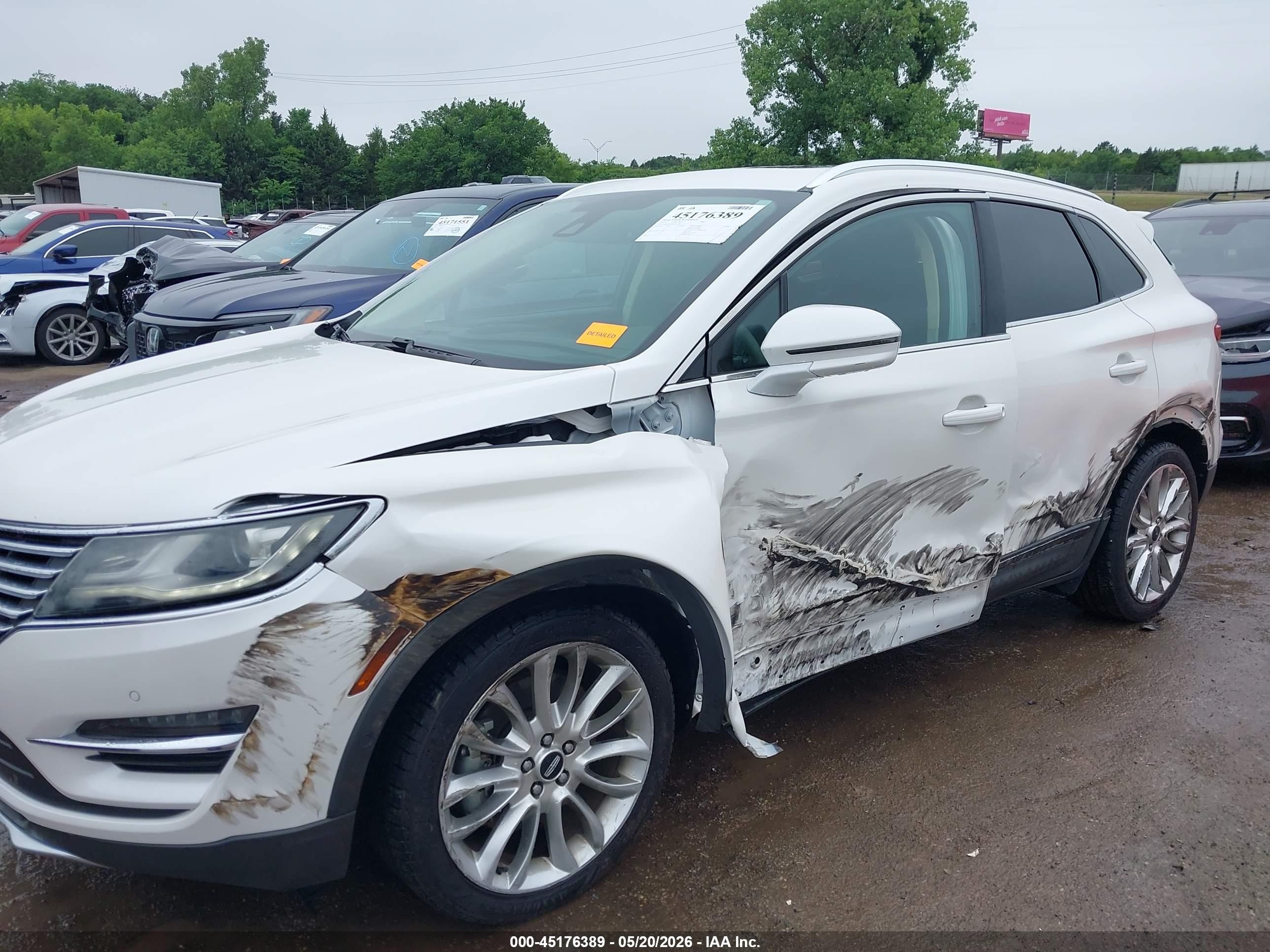 2015 Lincoln Mkc   White vin: 5LMCJ1A96FUJ23728