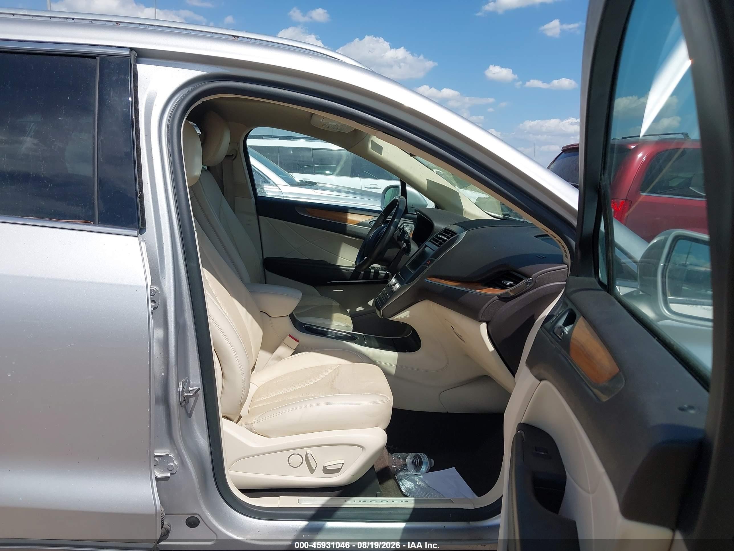 2015 Lincoln Mkc   Silver vin: 5LMCJ1A97FUJ05223