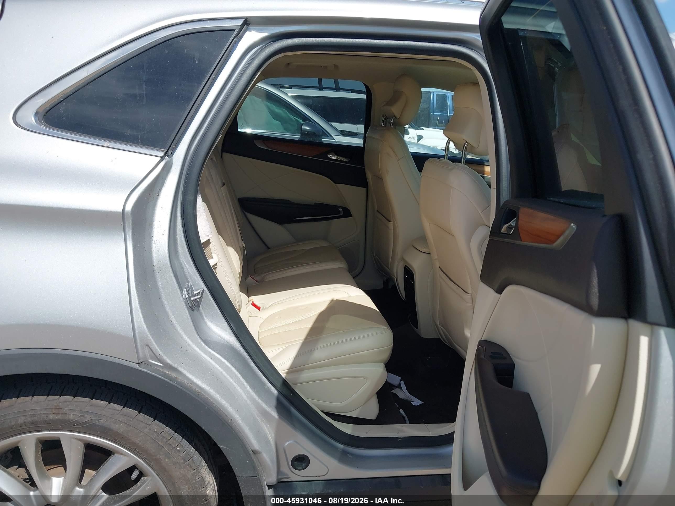 2015 Lincoln Mkc   Silver vin: 5LMCJ1A97FUJ05223