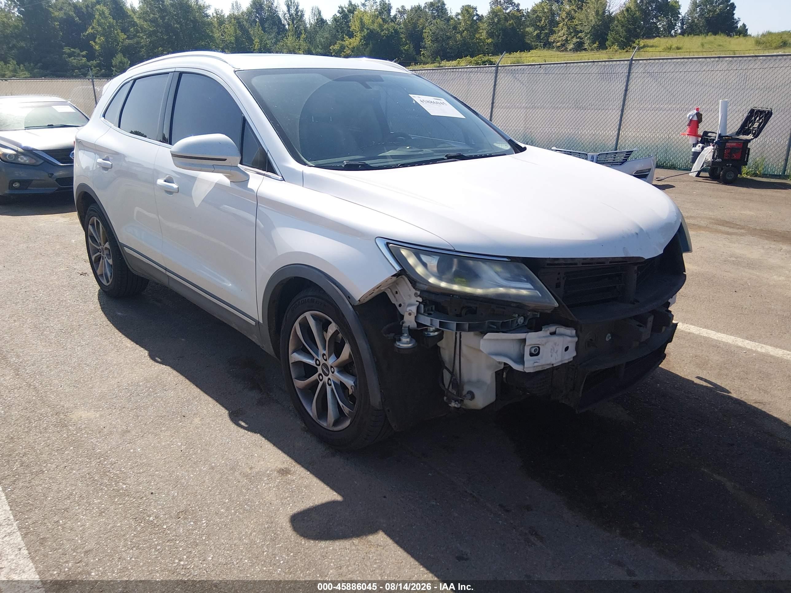 2015 Lincoln Mkc   White vin: 5LMCJ1A97FUJ18134
