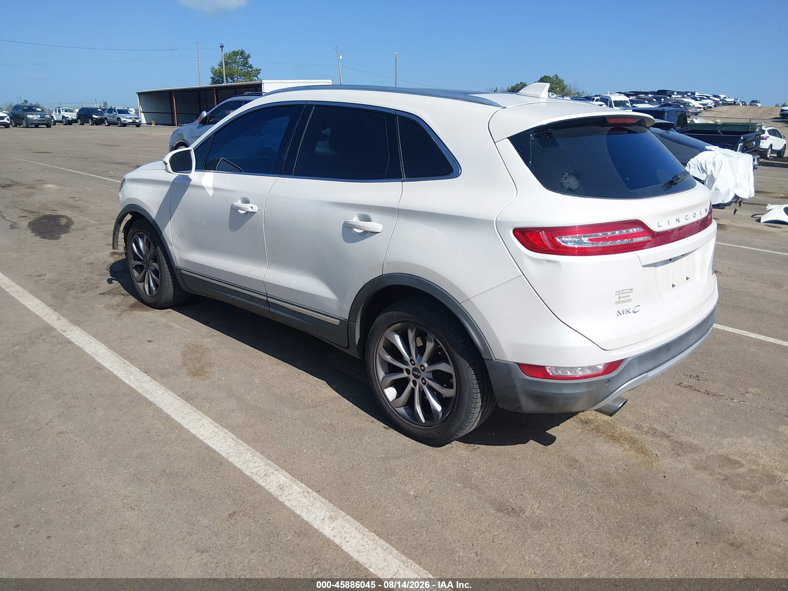 2015 Lincoln Mkc   White vin: 5LMCJ1A97FUJ18134