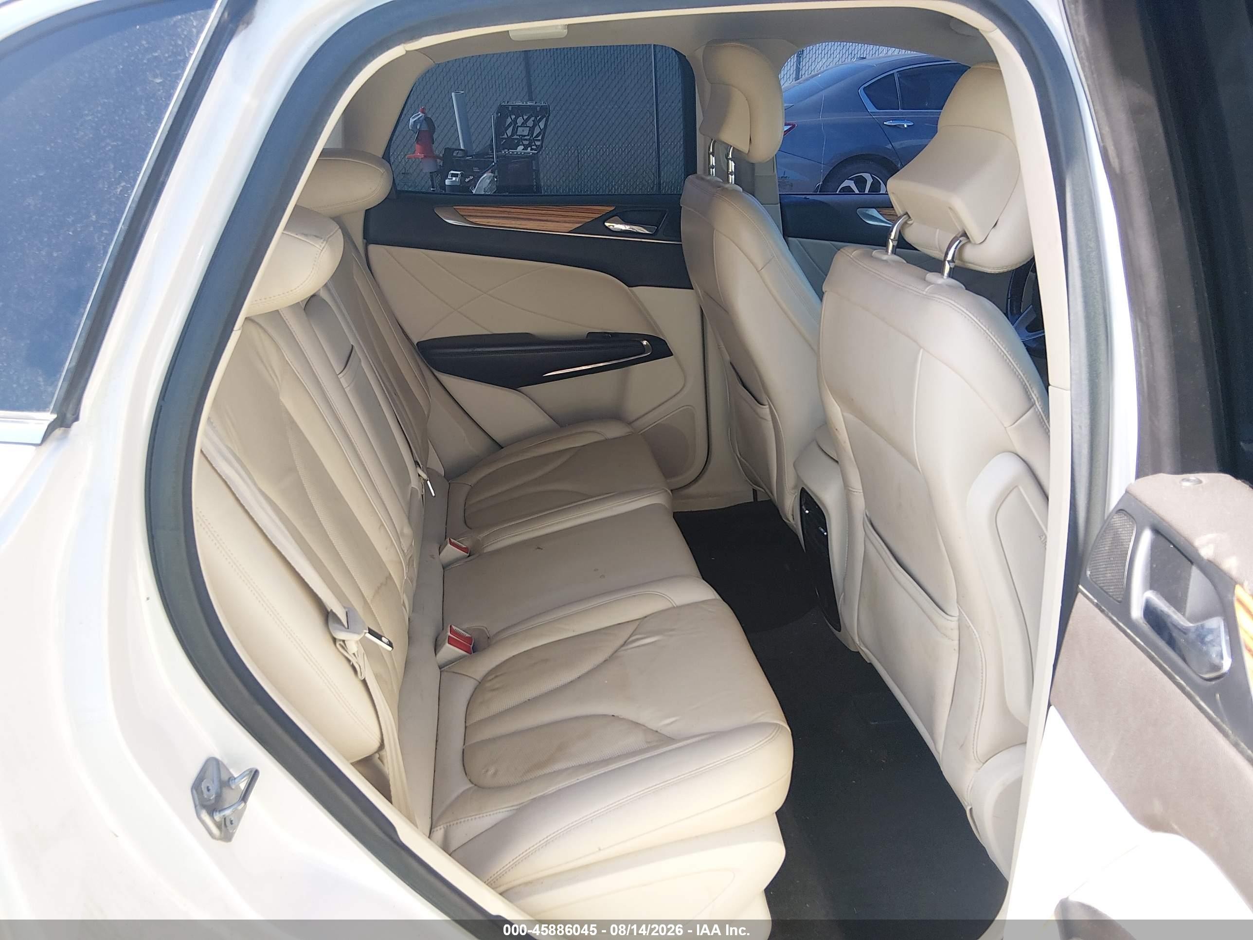 2015 Lincoln Mkc   White vin: 5LMCJ1A97FUJ18134