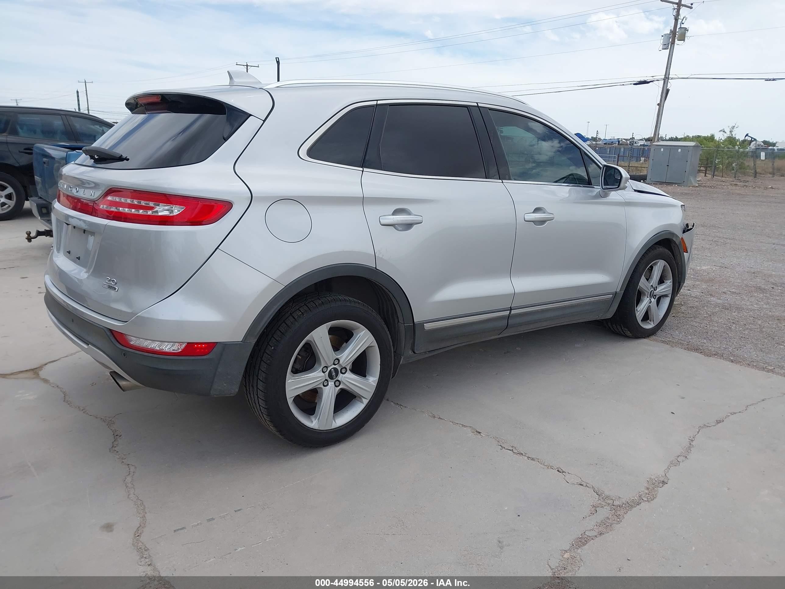 2015 Lincoln Mkc   Silver vin: 5LMCJ1A97FUJ32597