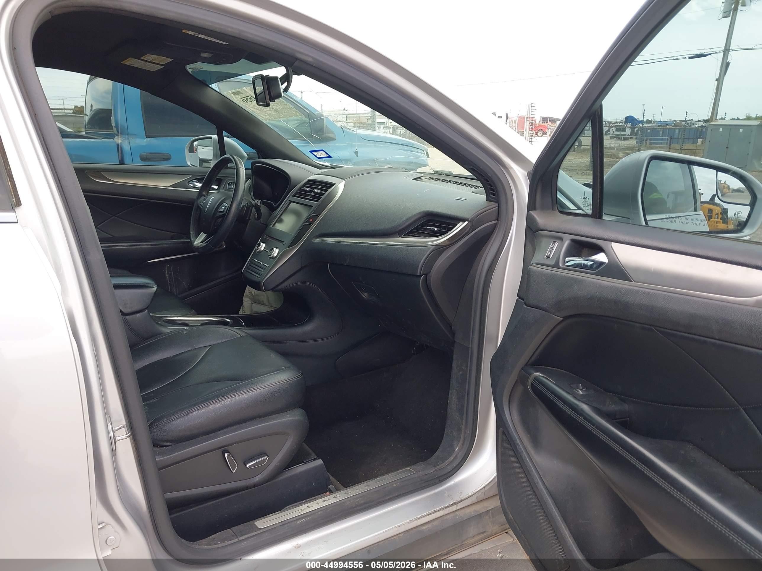 2015 Lincoln Mkc   Silver vin: 5LMCJ1A97FUJ32597