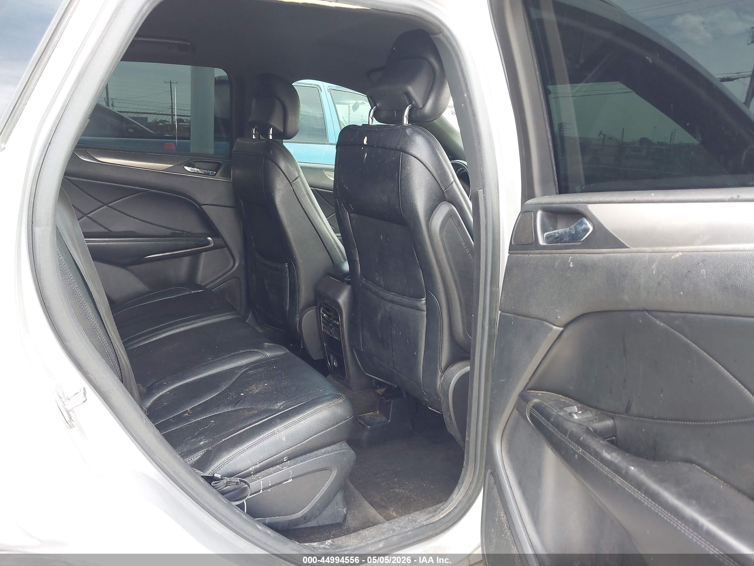 2015 Lincoln Mkc   Silver vin: 5LMCJ1A97FUJ32597