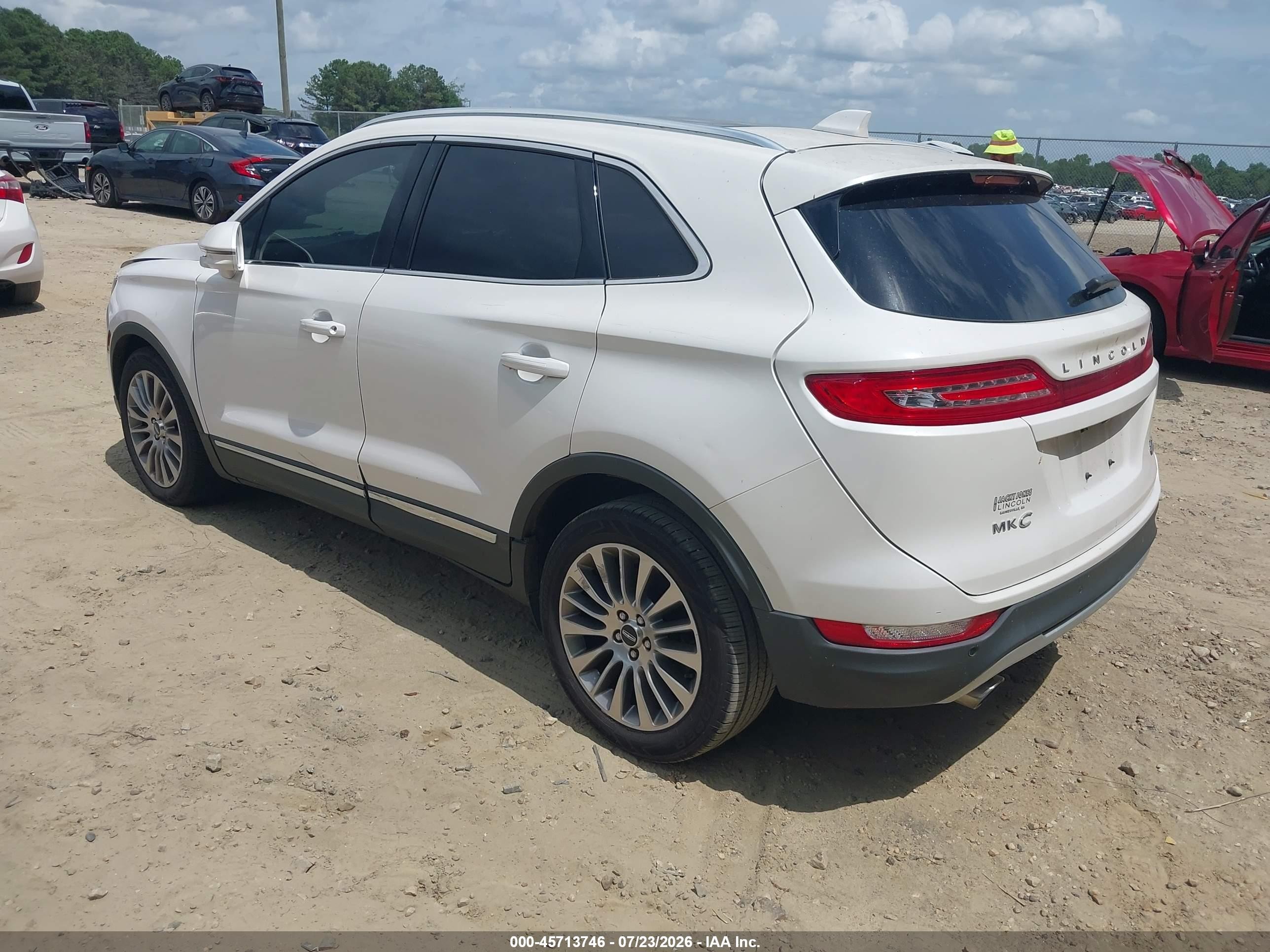 2015 Lincoln Mkc   White vin: 5LMCJ1A98FUJ00659