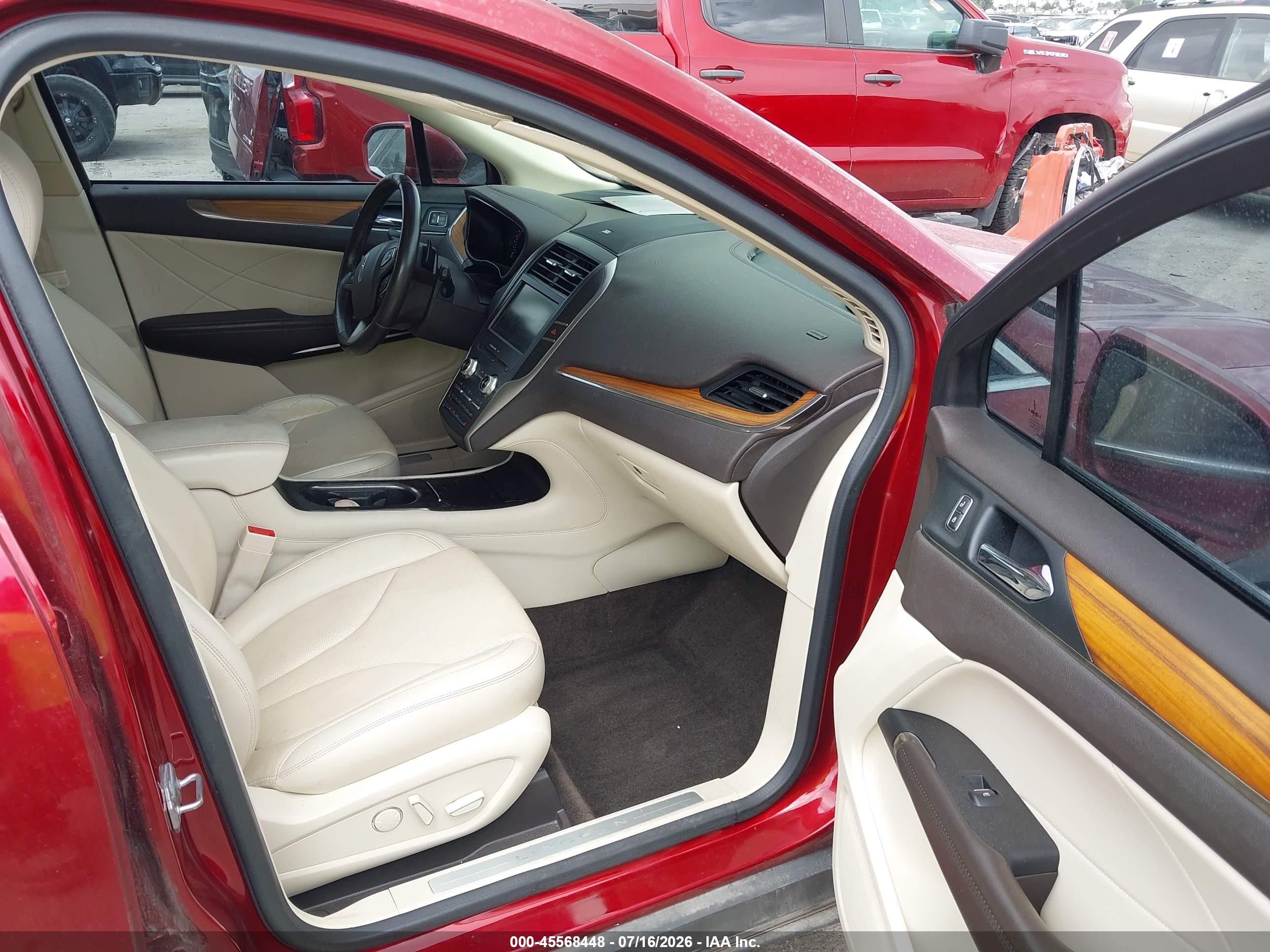 2015 Lincoln Mkc   Красный vin: 5LMCJ1A98FUJ07823