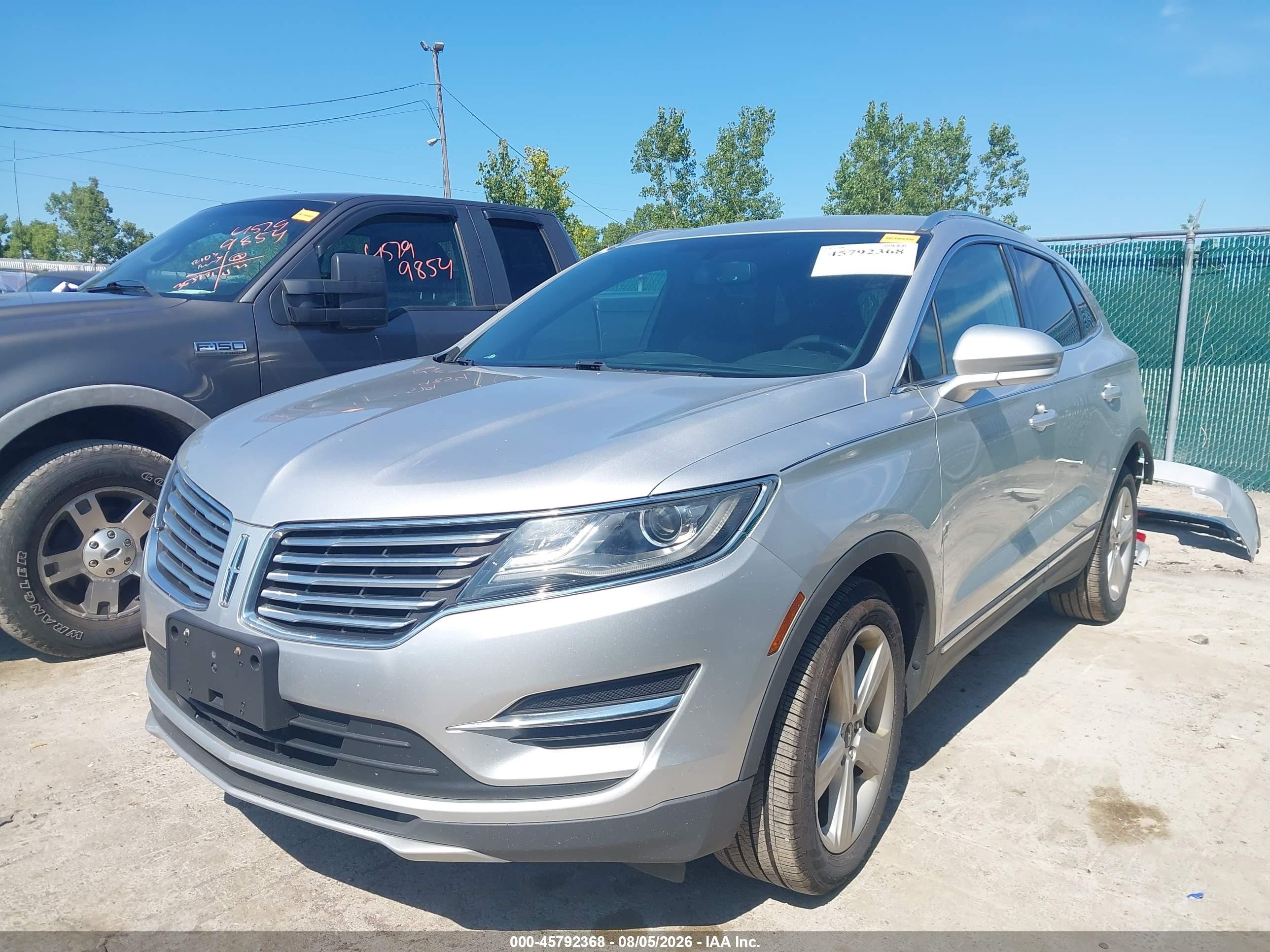 2015 Lincoln Mkc   Silver vin: 5LMCJ1A98FUJ48100