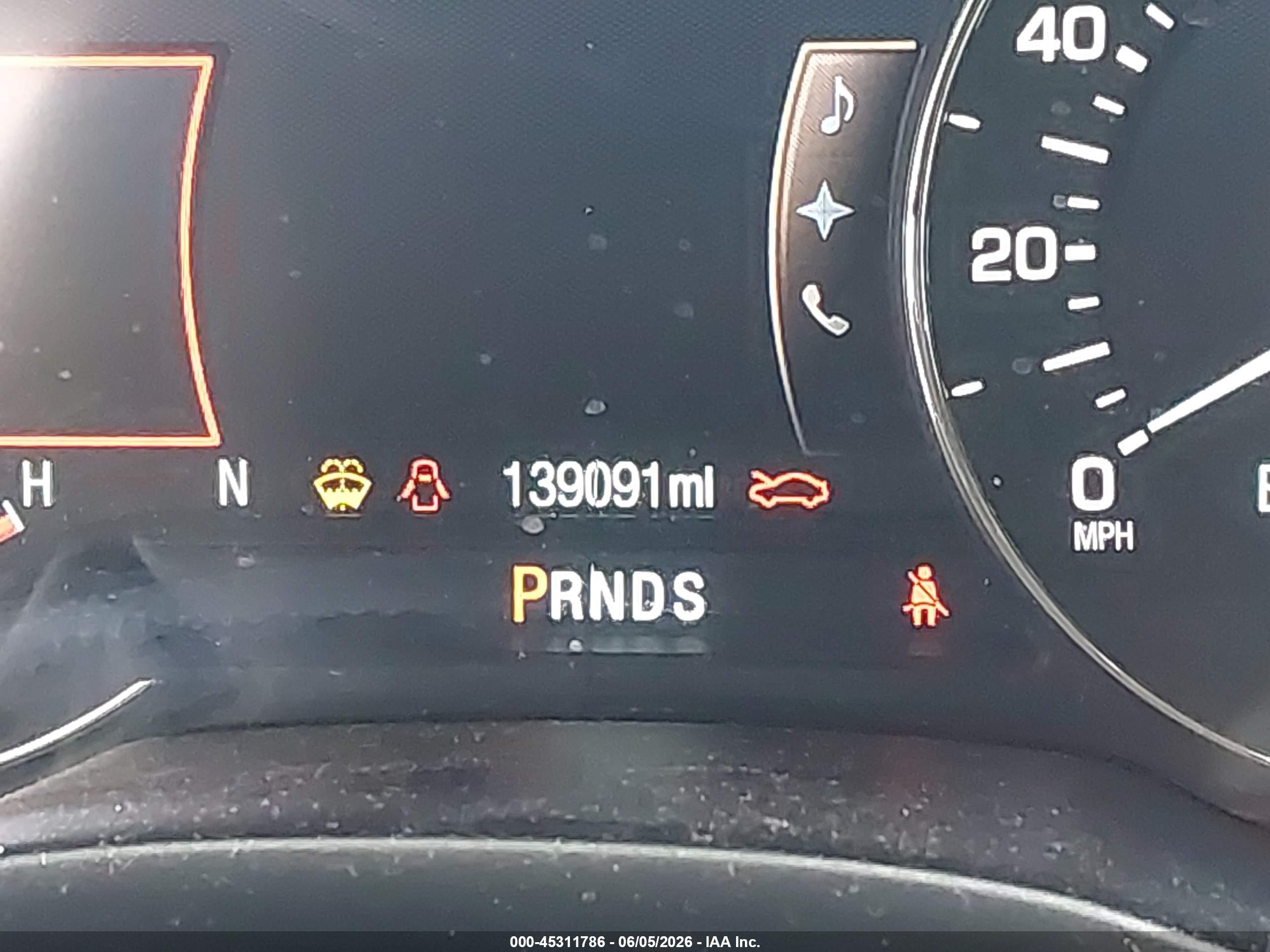 2015 Lincoln Mkc   White vin: 5LMCJ1A99FUJ00587