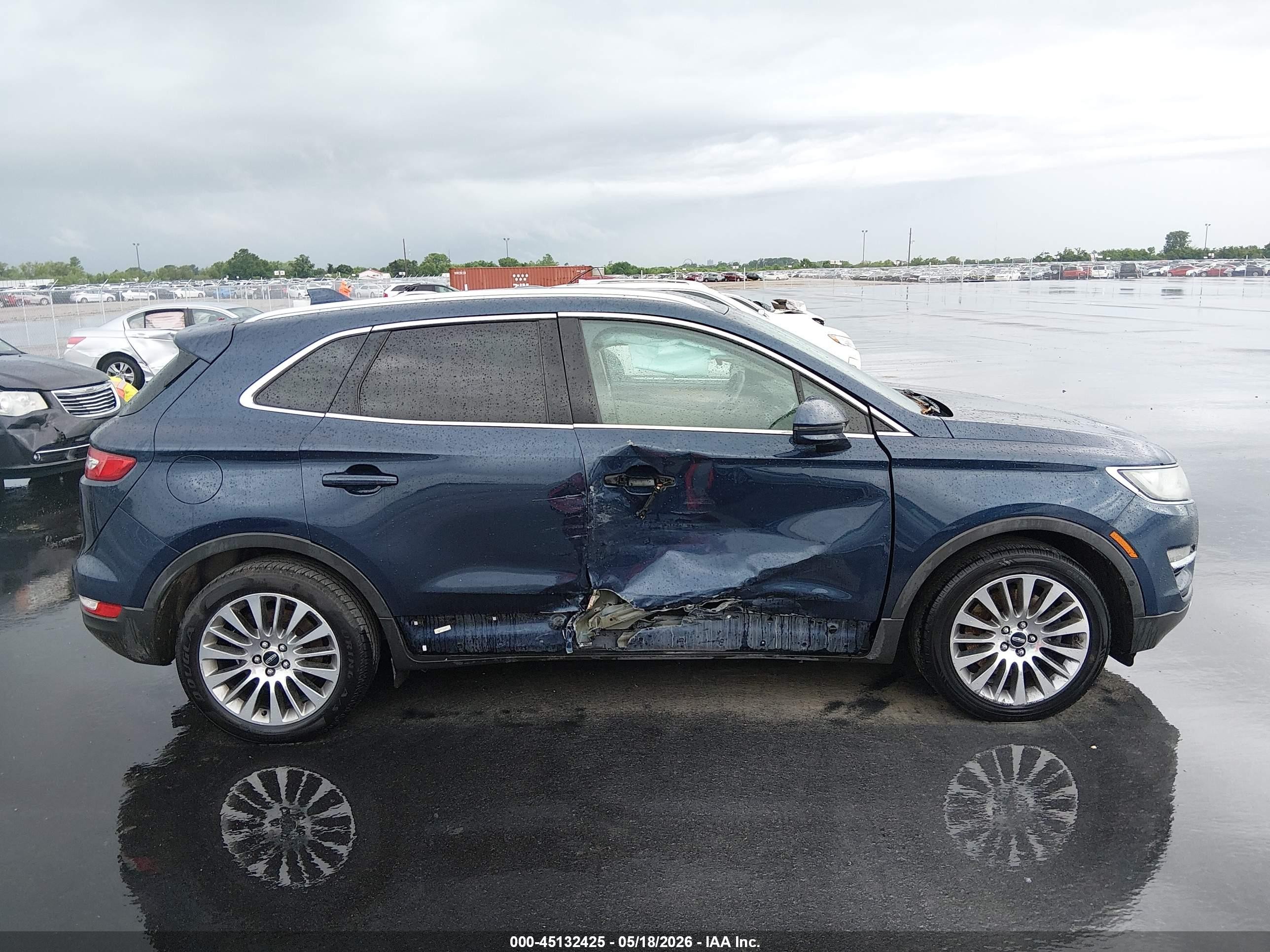 2015 Lincoln Mkc   Dark Blue vin: 5LMCJ1A99FUJ03893