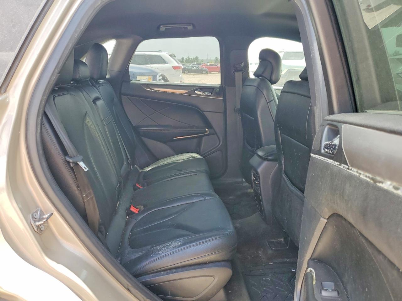 2015 Lincoln Mkc Gold vin: 5LMCJ1A99FUJ31676