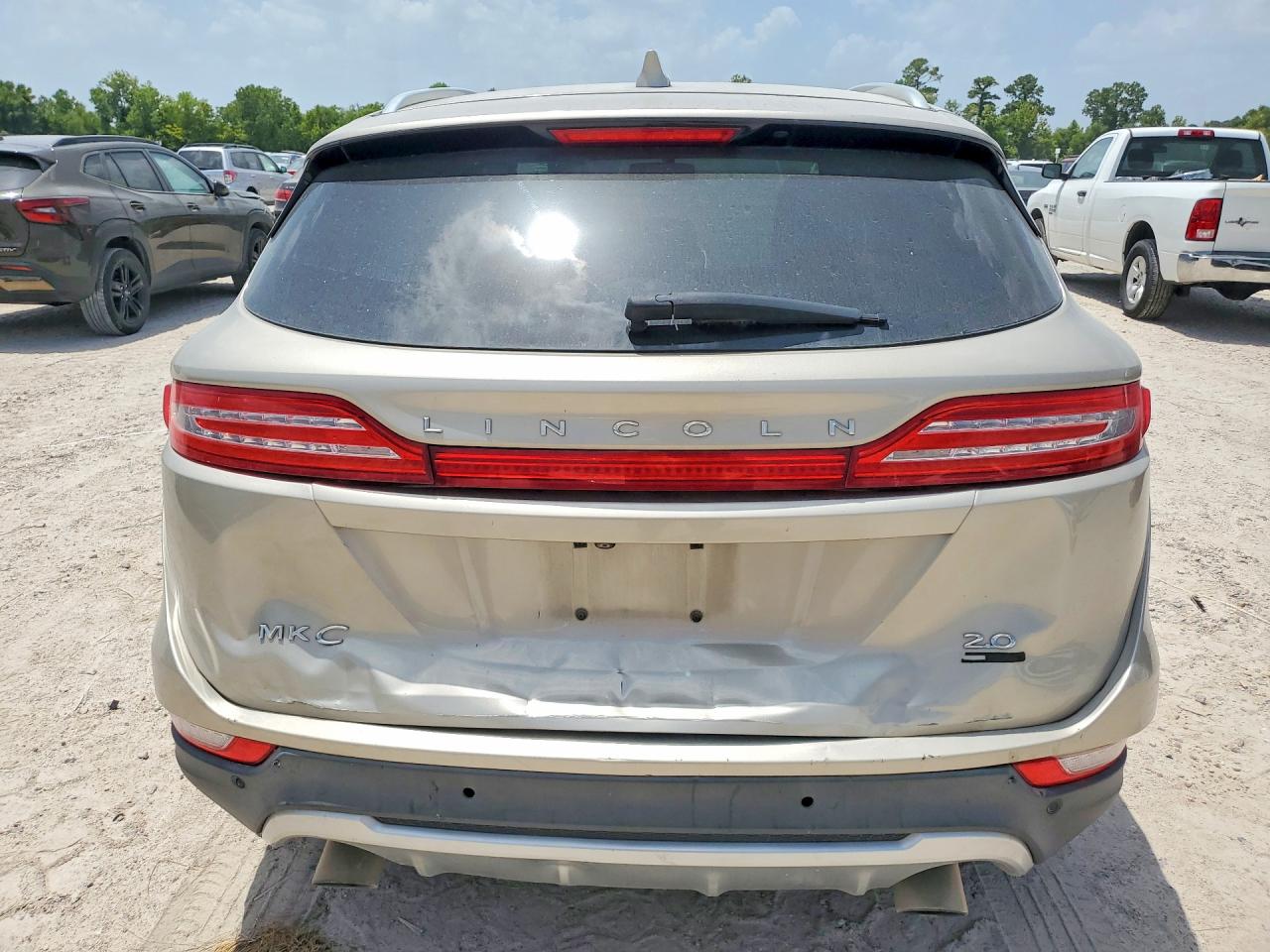 2015 Lincoln Mkc Gold vin: 5LMCJ1A99FUJ31676