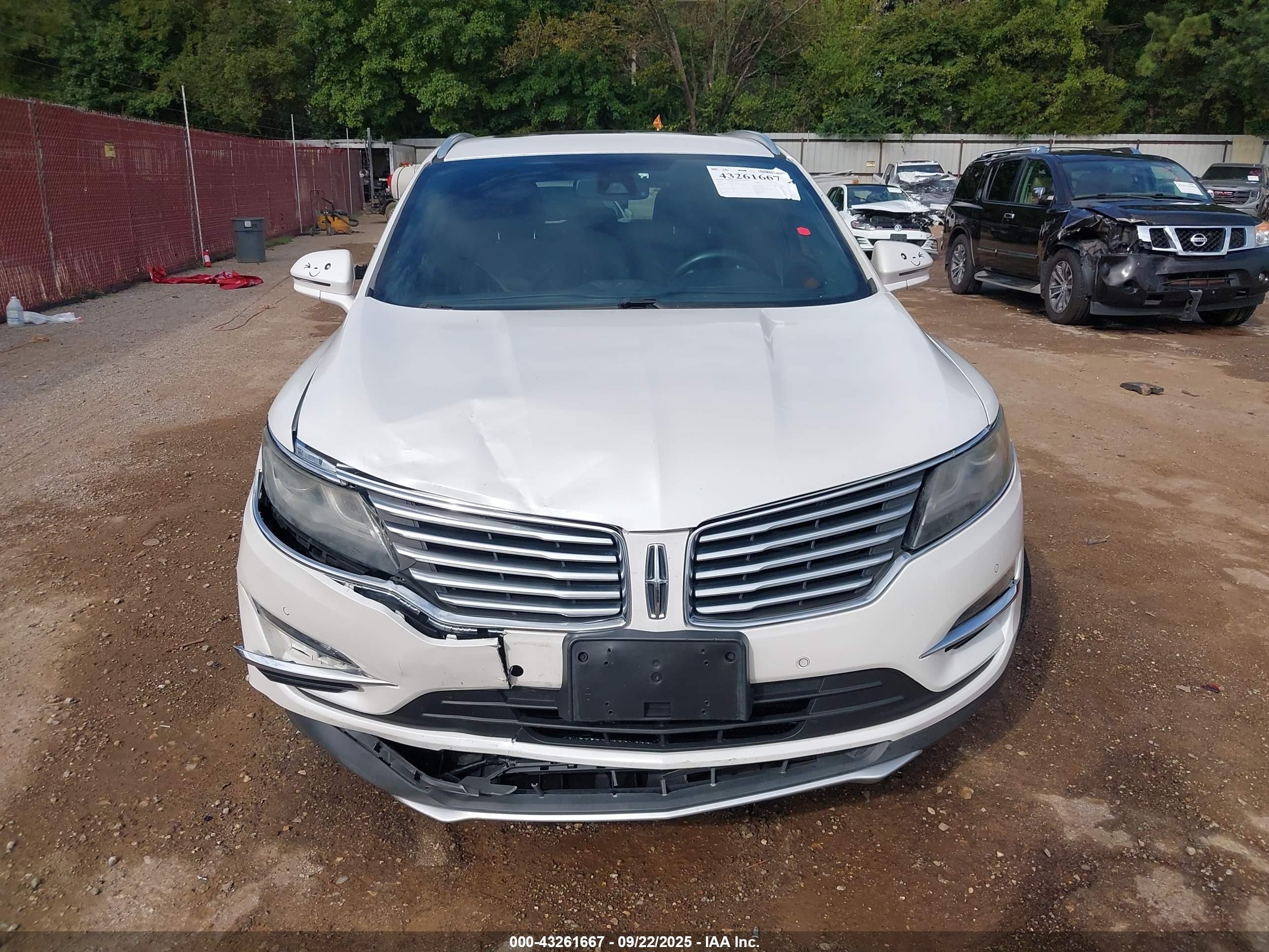 2015 Lincoln Mkc   Белый vin: 5LMCJ1A99FUJ32620