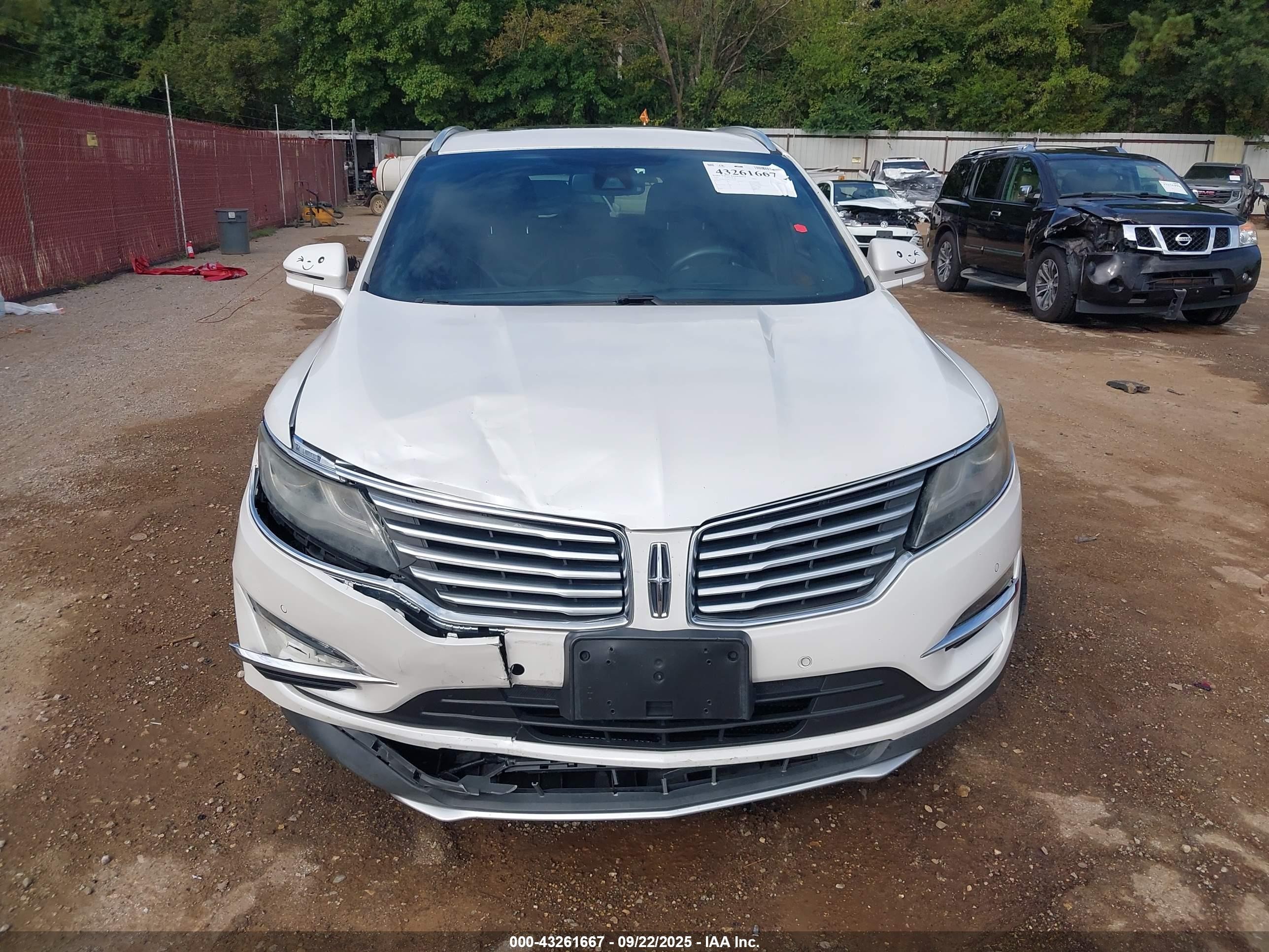2015 Lincoln Mkc   Белый vin: 5LMCJ1A99FUJ32620