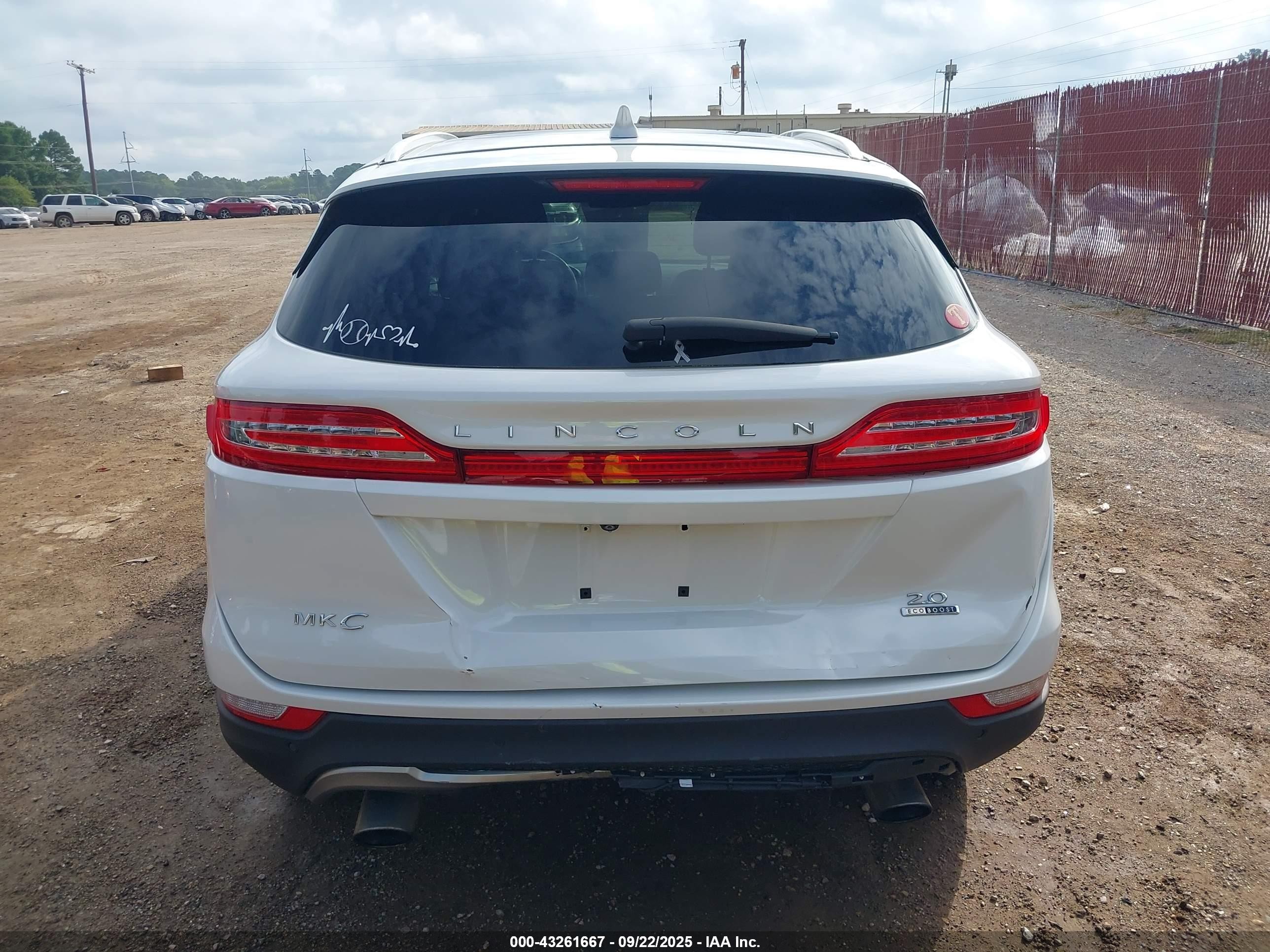 2015 Lincoln Mkc   Белый vin: 5LMCJ1A99FUJ32620