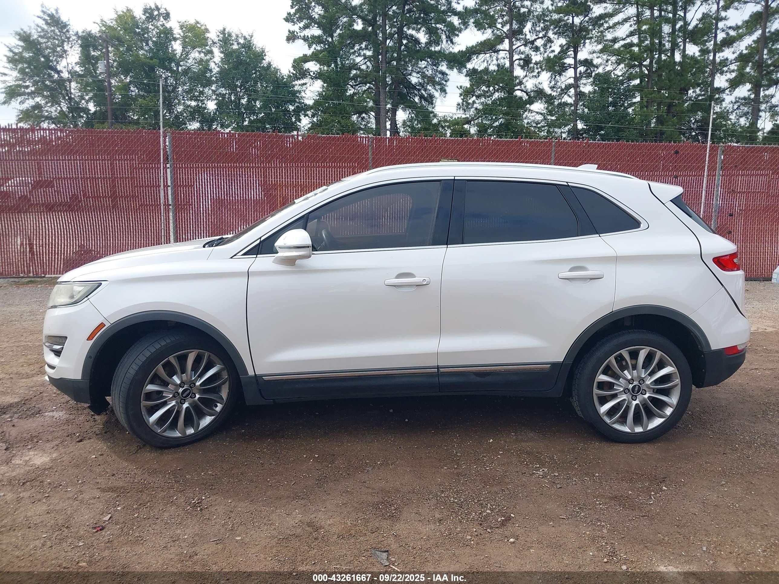 2015 Lincoln Mkc   Белый vin: 5LMCJ1A99FUJ32620
