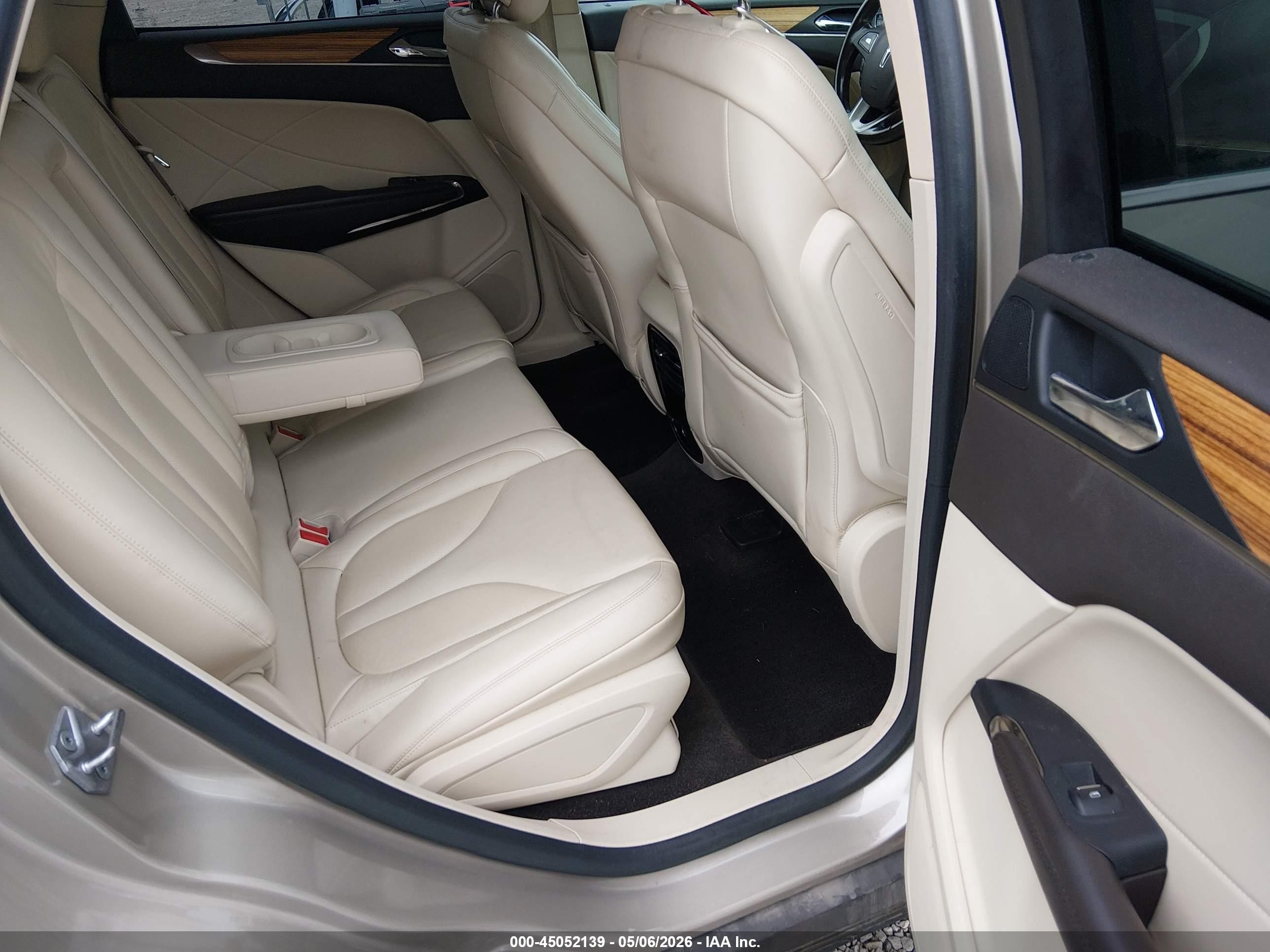 2015 Lincoln Mkc Бежевый vin: 5LMCJ1A9XFUJ05426