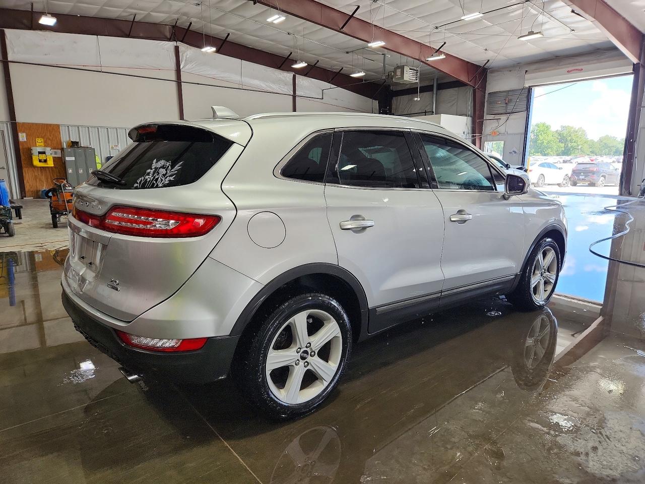 2016 Lincoln Mkc Premiere Серебряный vin: 5LMCJ1C91GUJ22033