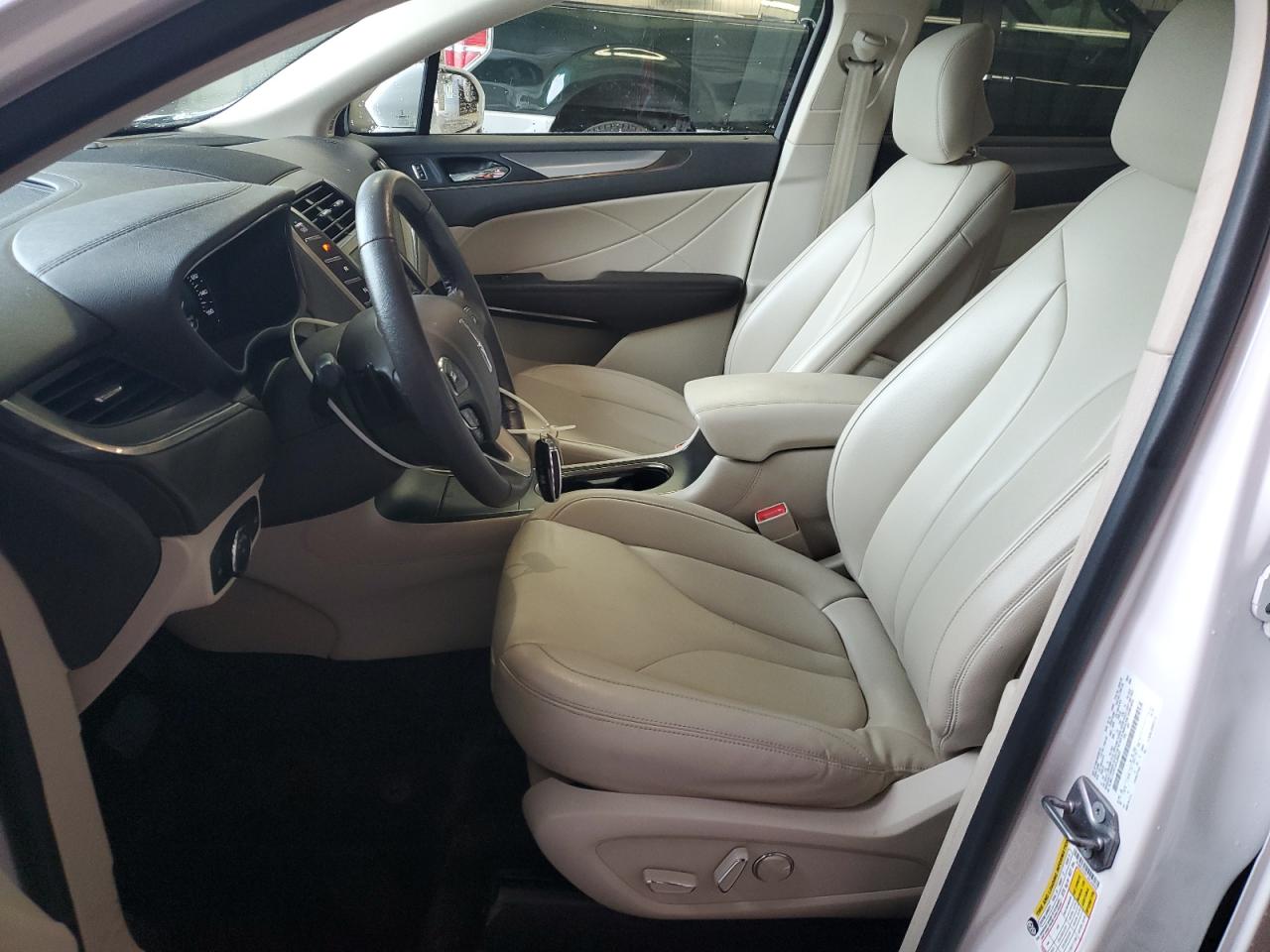 2018 Lincoln Mkc Premiere White vin: 5LMCJ1C91JUL20425