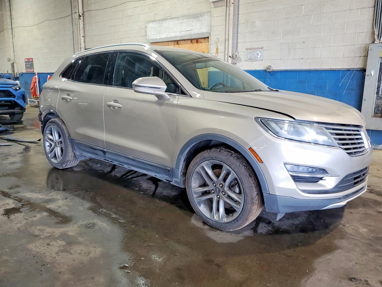 2015 Lincoln Mkc Beige vin: 5LMCJ2A91FUJ21861