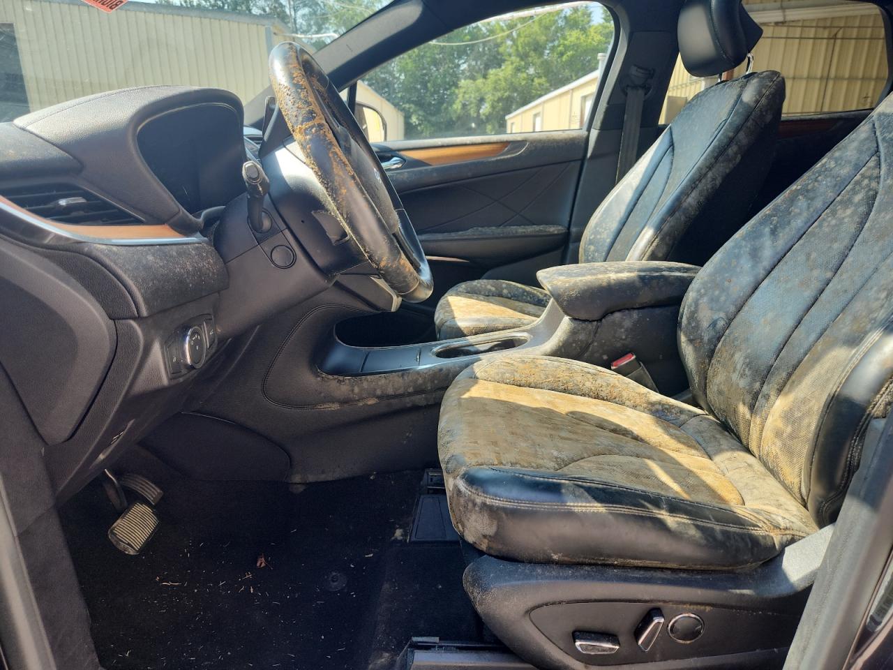 2015 Lincoln Mkc Blue vin: 5LMCJ2A91FUJ45514 Damage: Left Front Seat, Water Damage, Replacement Required