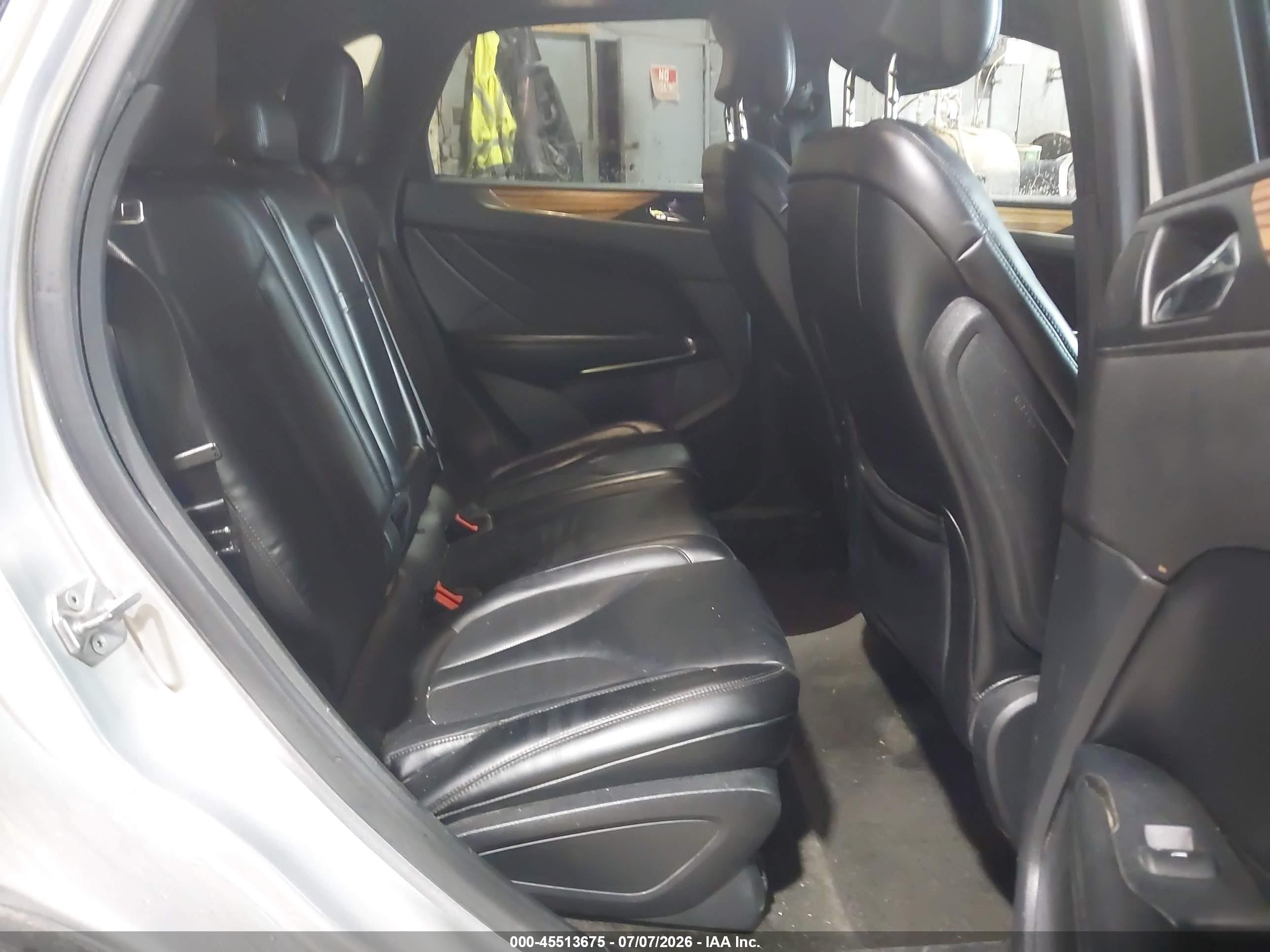 2015 Lincoln Mkc   Silver vin: 5LMCJ2A93FUJ14149