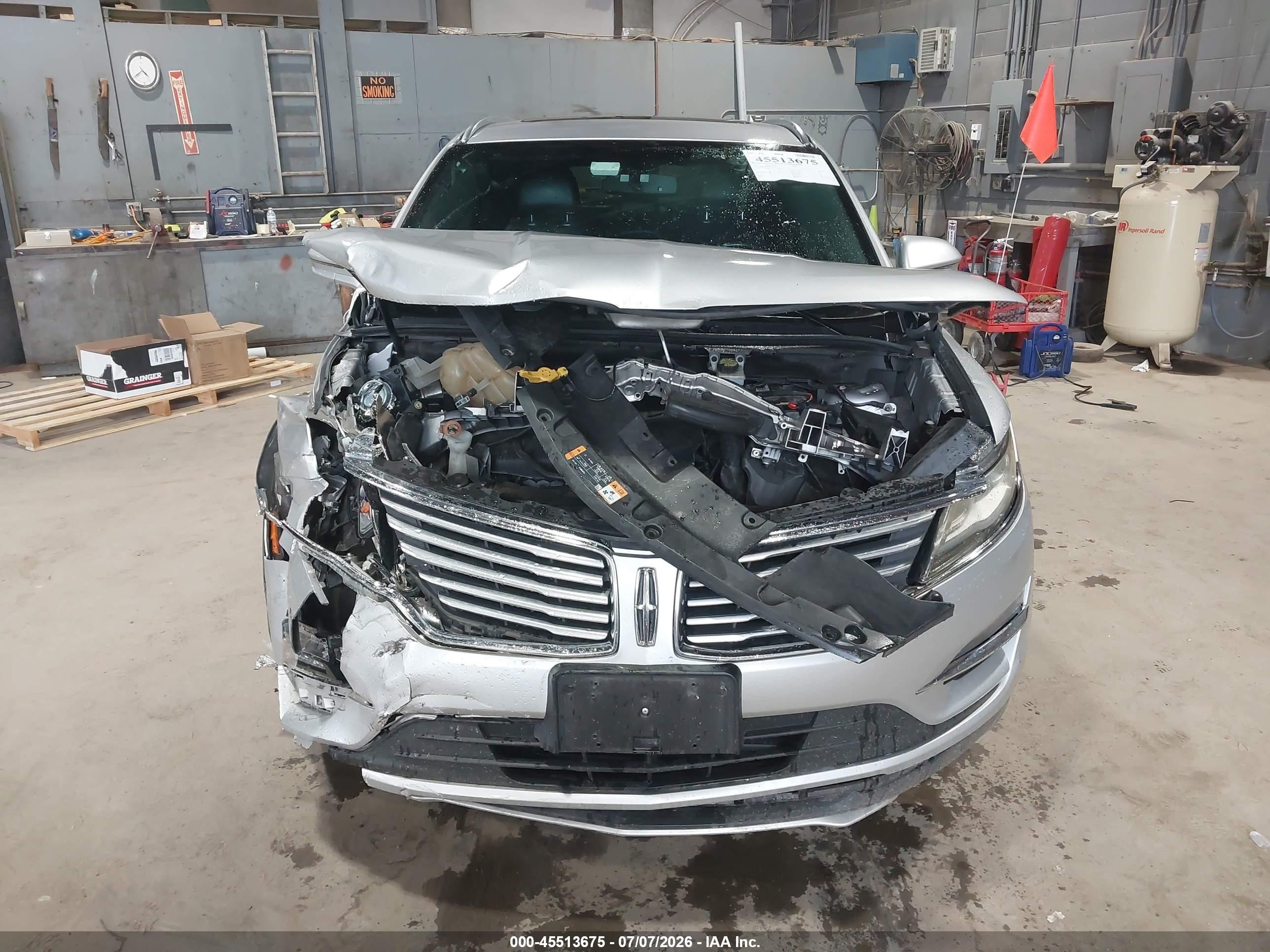 2015 Lincoln Mkc   Silver vin: 5LMCJ2A93FUJ14149