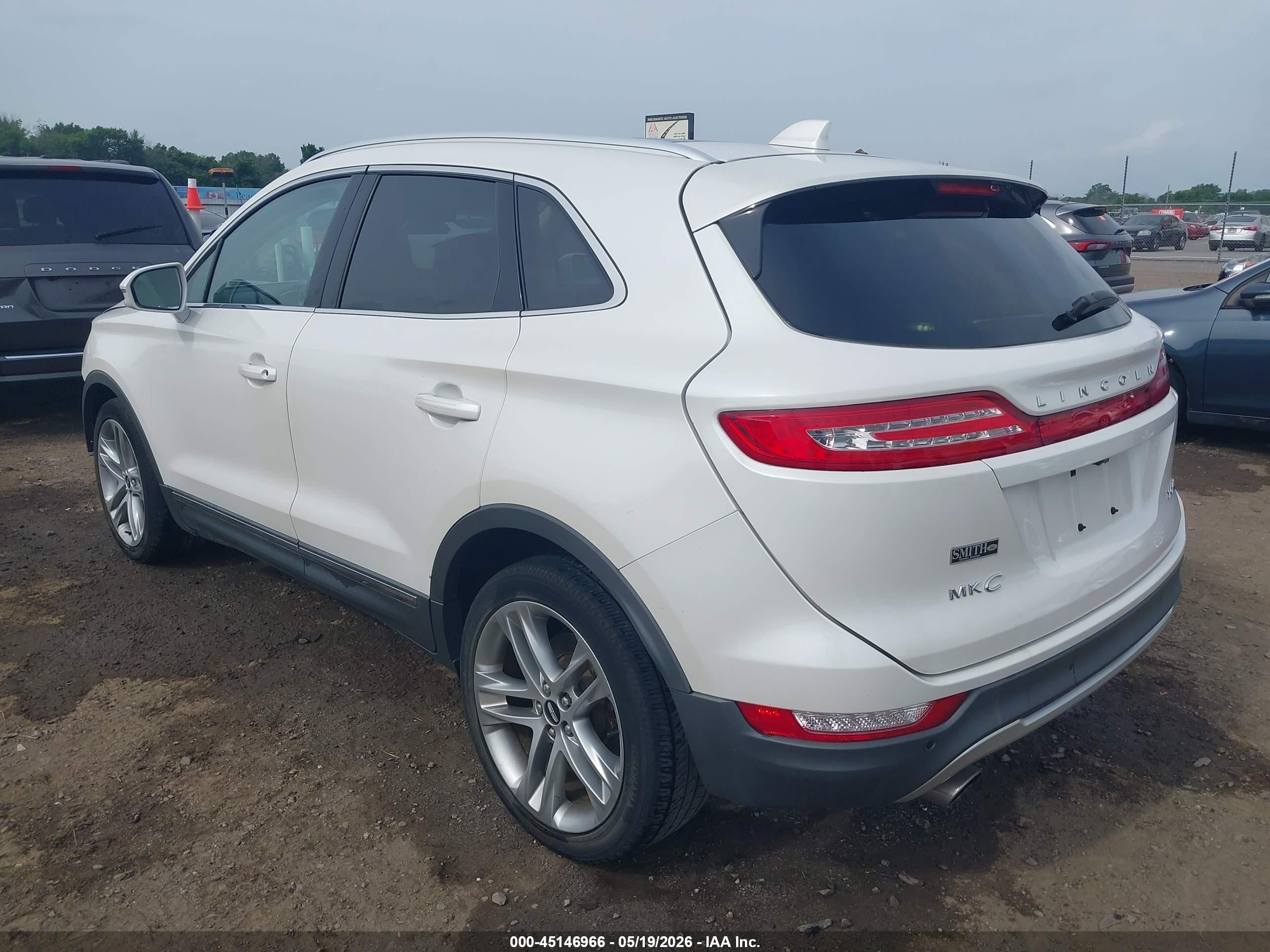 2015 Lincoln Mkc   White vin: 5LMCJ2A94FUJ13138