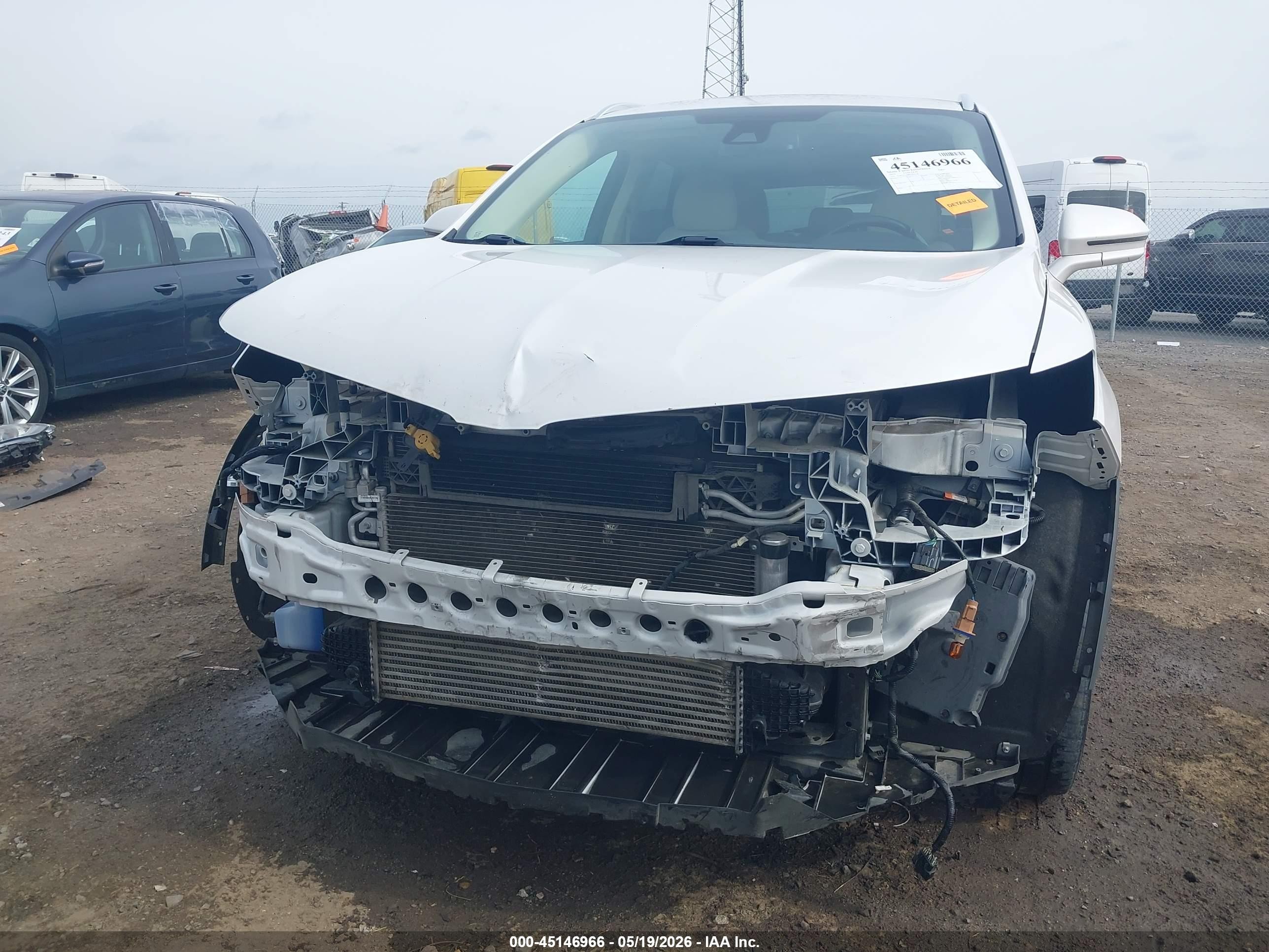 2015 Lincoln Mkc   White vin: 5LMCJ2A94FUJ13138