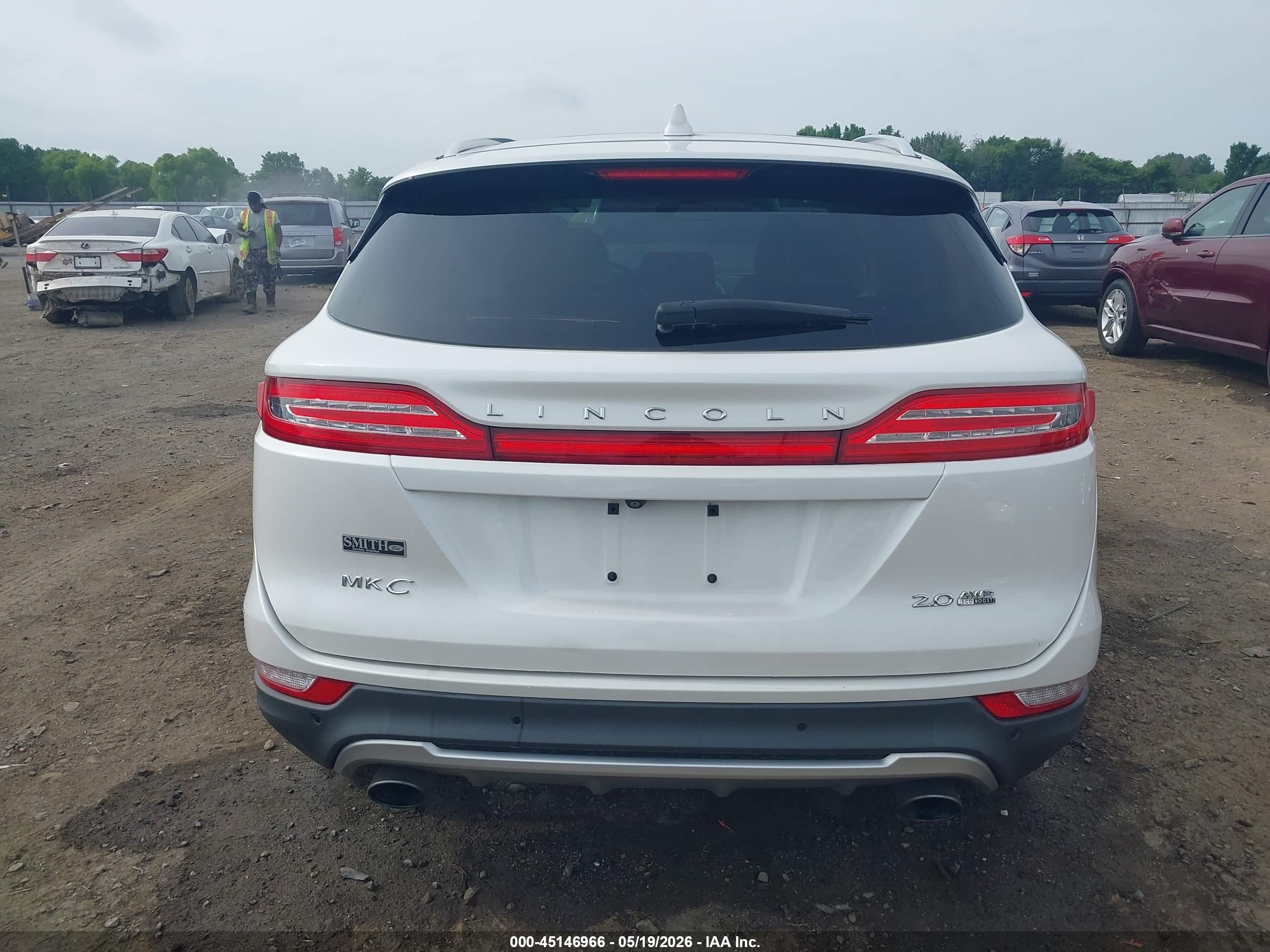 2015 Lincoln Mkc   White vin: 5LMCJ2A94FUJ13138
