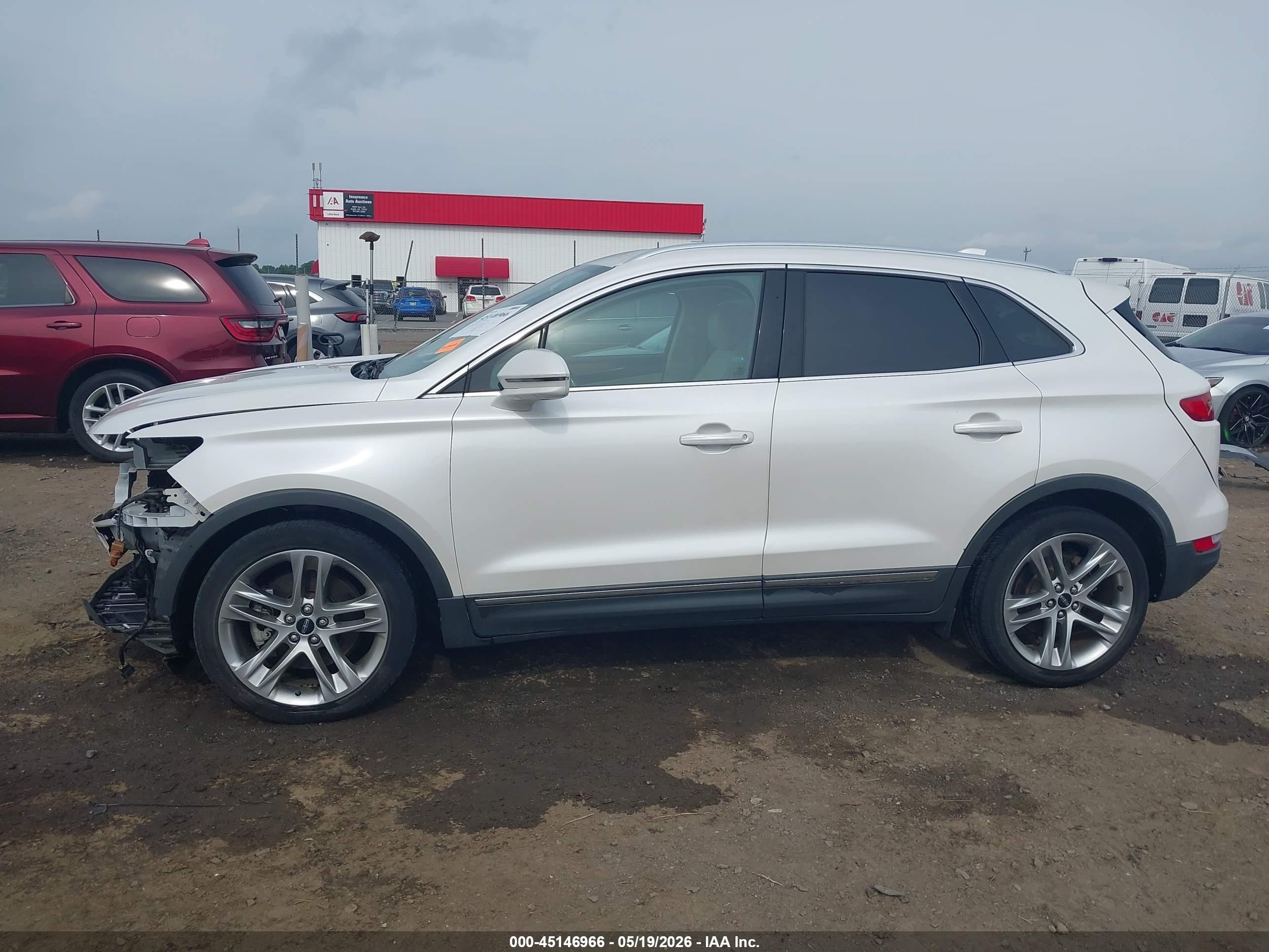 2015 Lincoln Mkc   White vin: 5LMCJ2A94FUJ13138