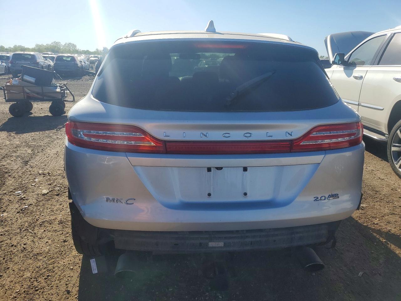 2015 Lincoln Mkc Silver vin: 5LMCJ2A94FUJ29484