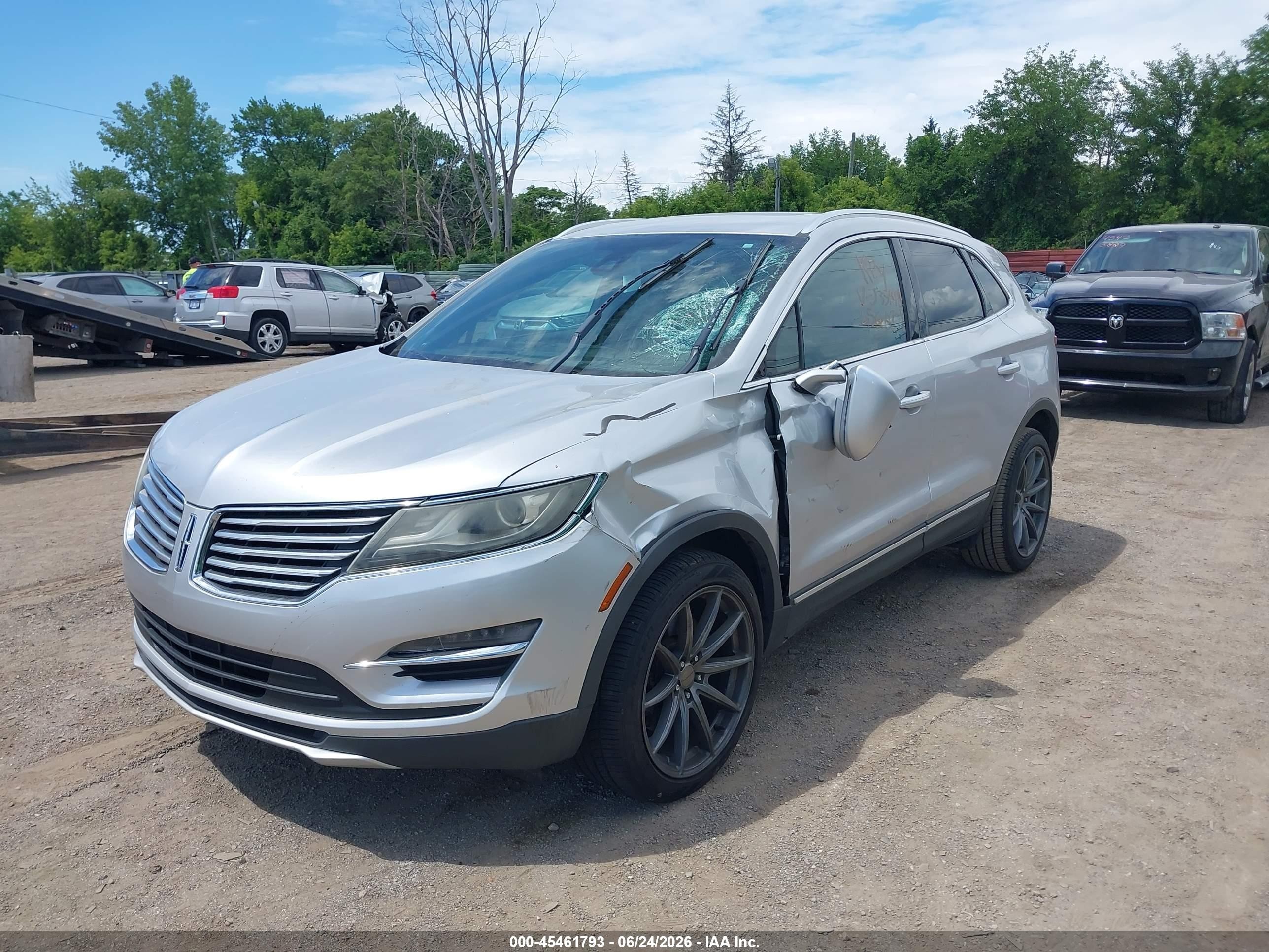 2015 Lincoln Mkc   Silver vin: 5LMCJ2A94FUJ35348