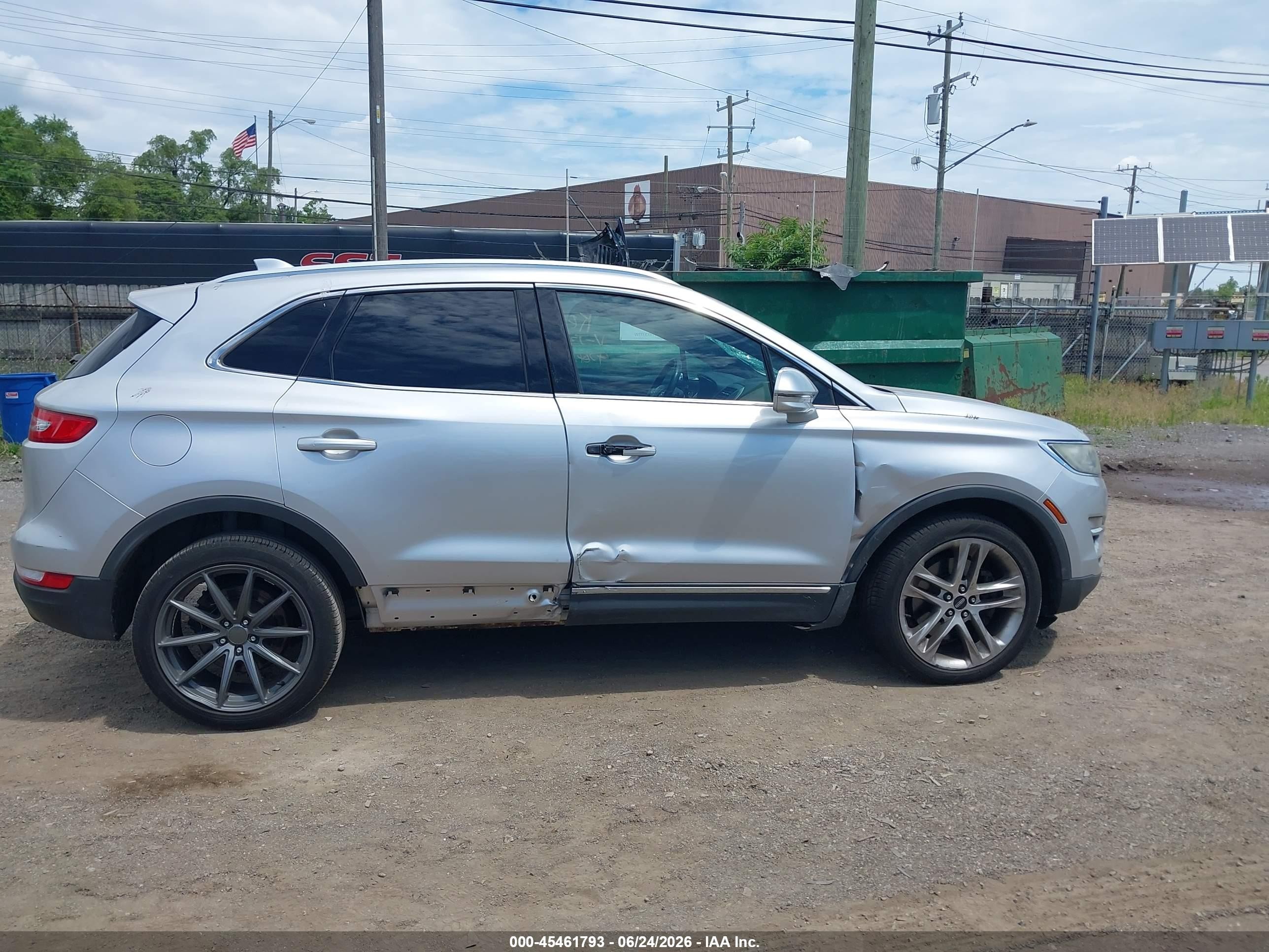 2015 Lincoln Mkc   Silver vin: 5LMCJ2A94FUJ35348