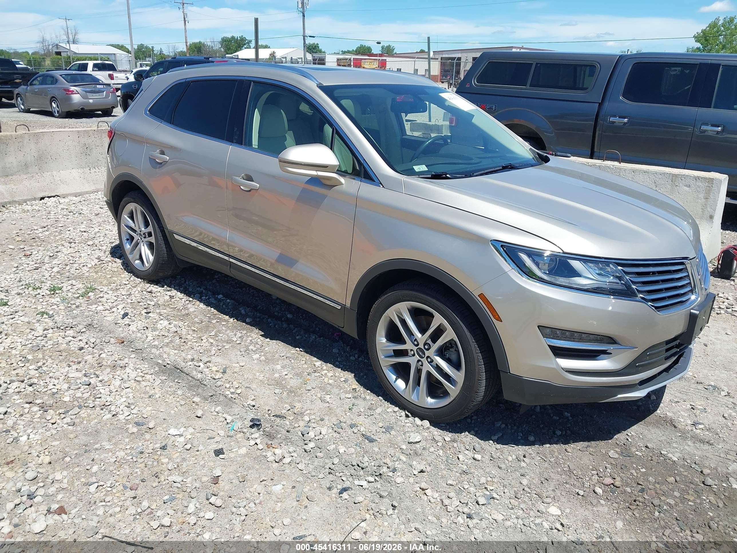 2015 Lincoln Mkc   Champagne vin: 5LMCJ2A95FUJ17182