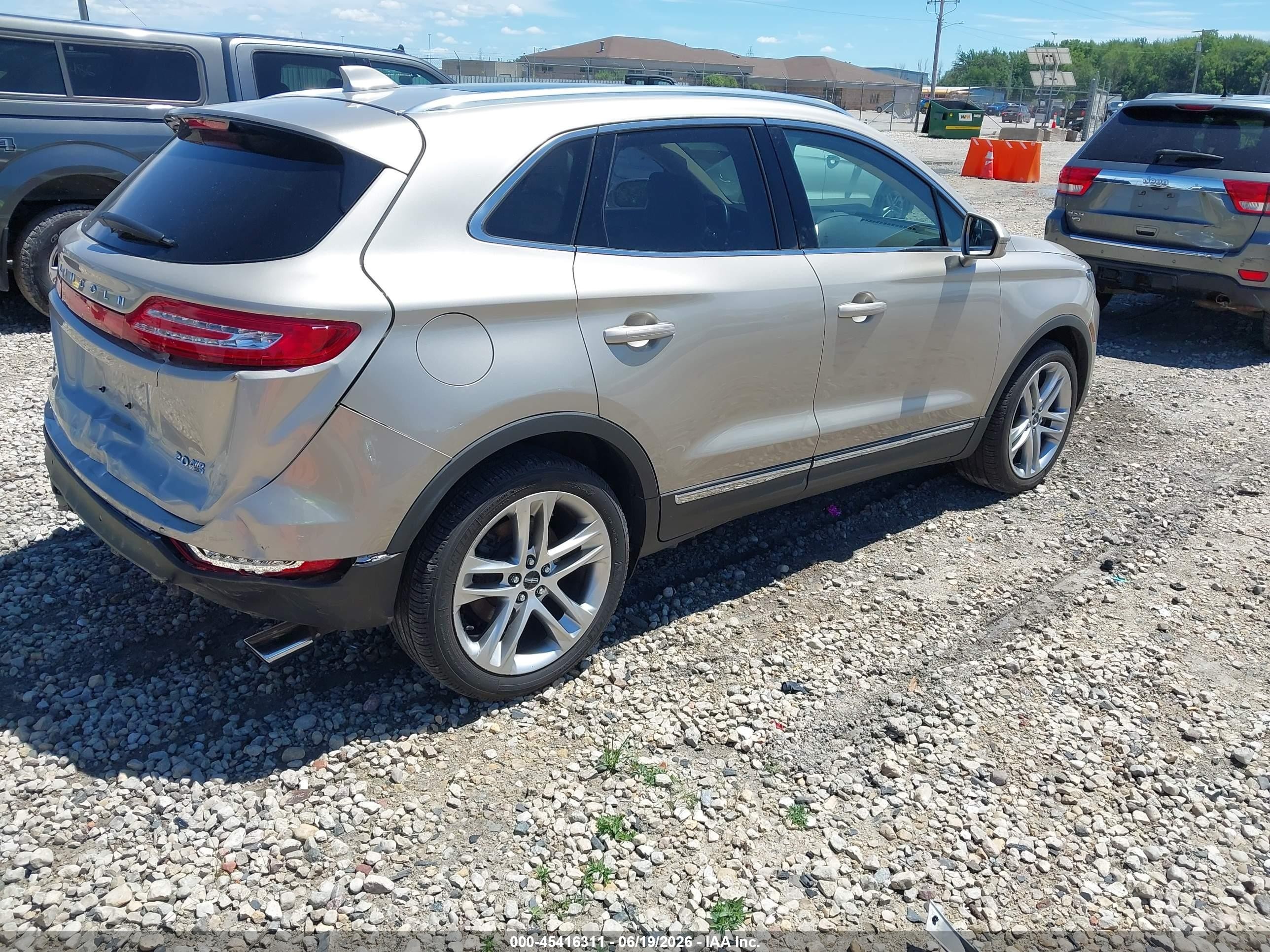 2015 Lincoln Mkc   Champagne vin: 5LMCJ2A95FUJ17182
