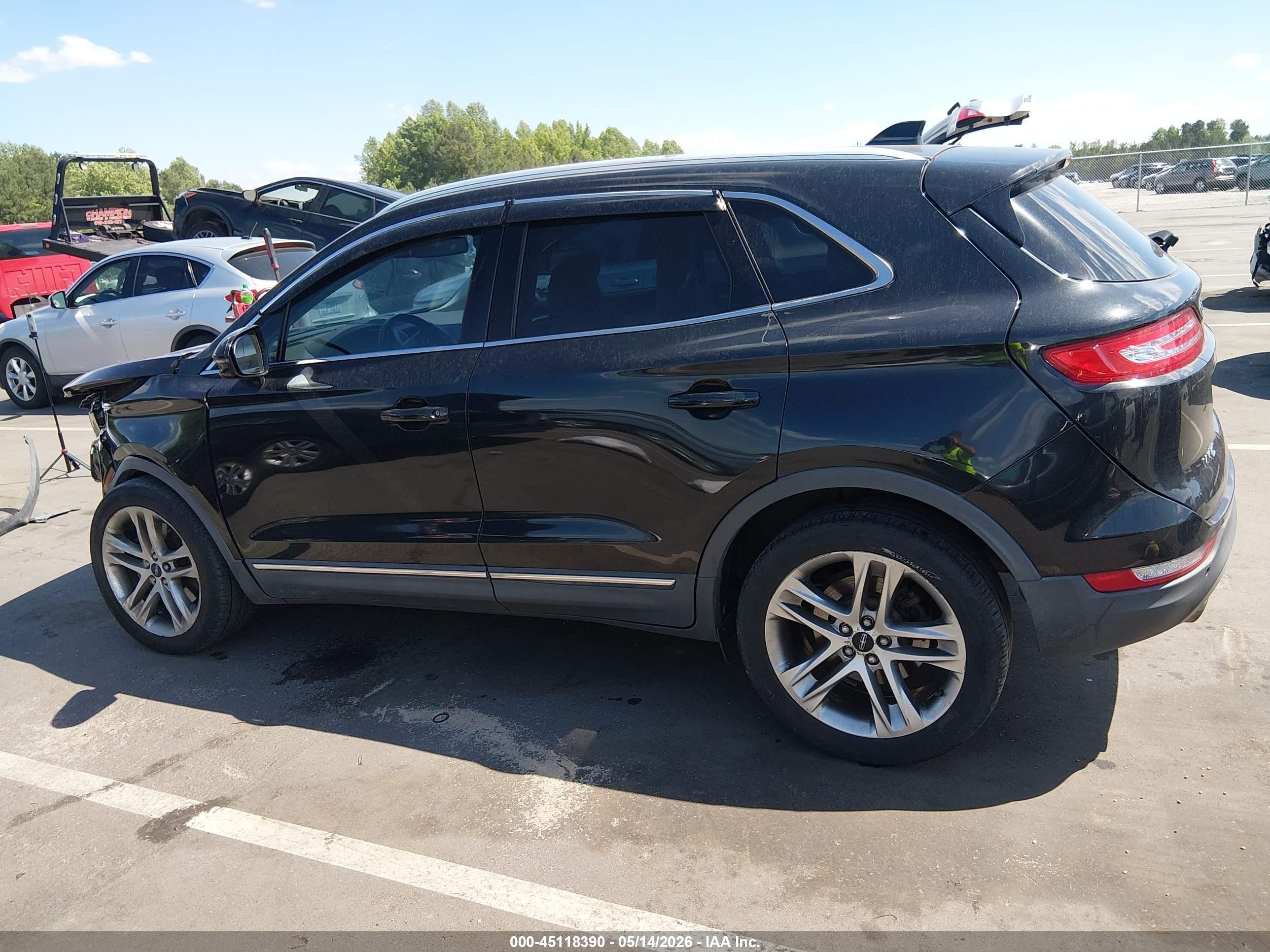 2015 Lincoln Mkc   Черный vin: 5LMCJ2A95FUJ35164
