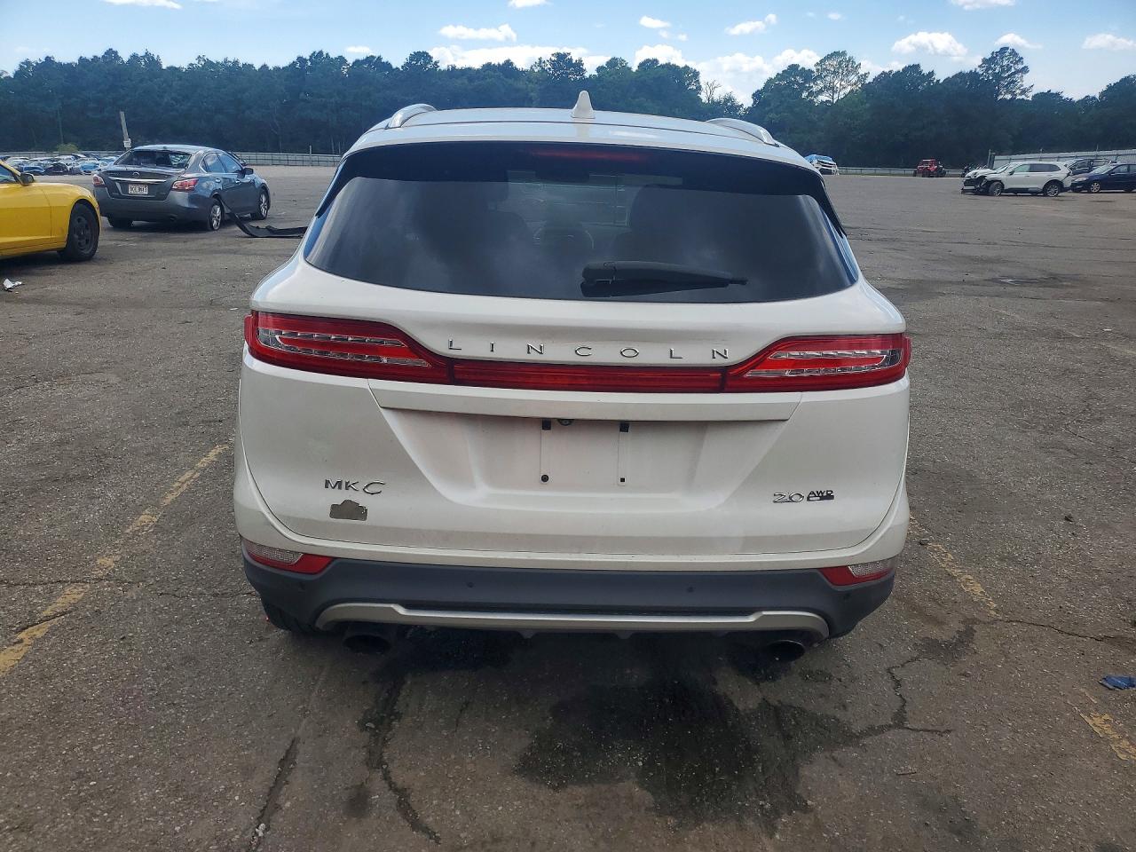 2015 Lincoln Mkc Белый vin: 5LMCJ2A96FUJ32273