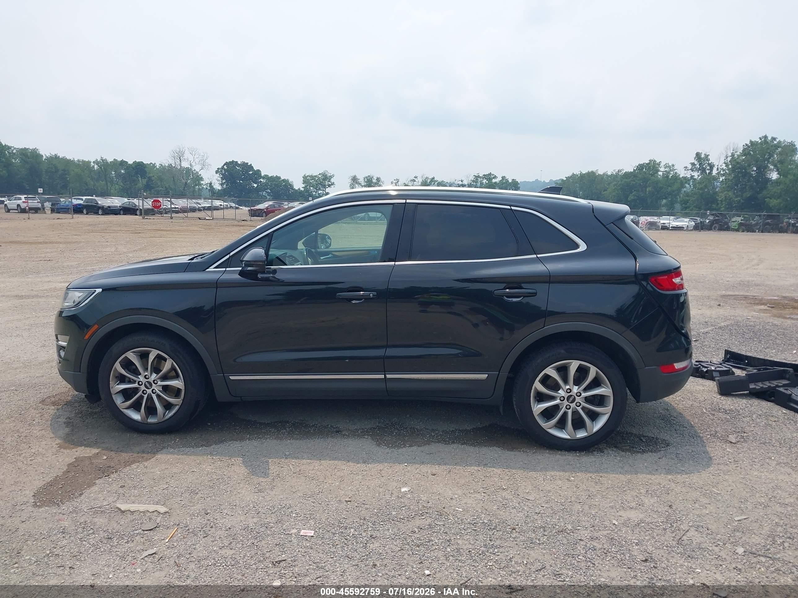 2015 Lincoln Mkc   Black vin: 5LMCJ2A97FUJ02490