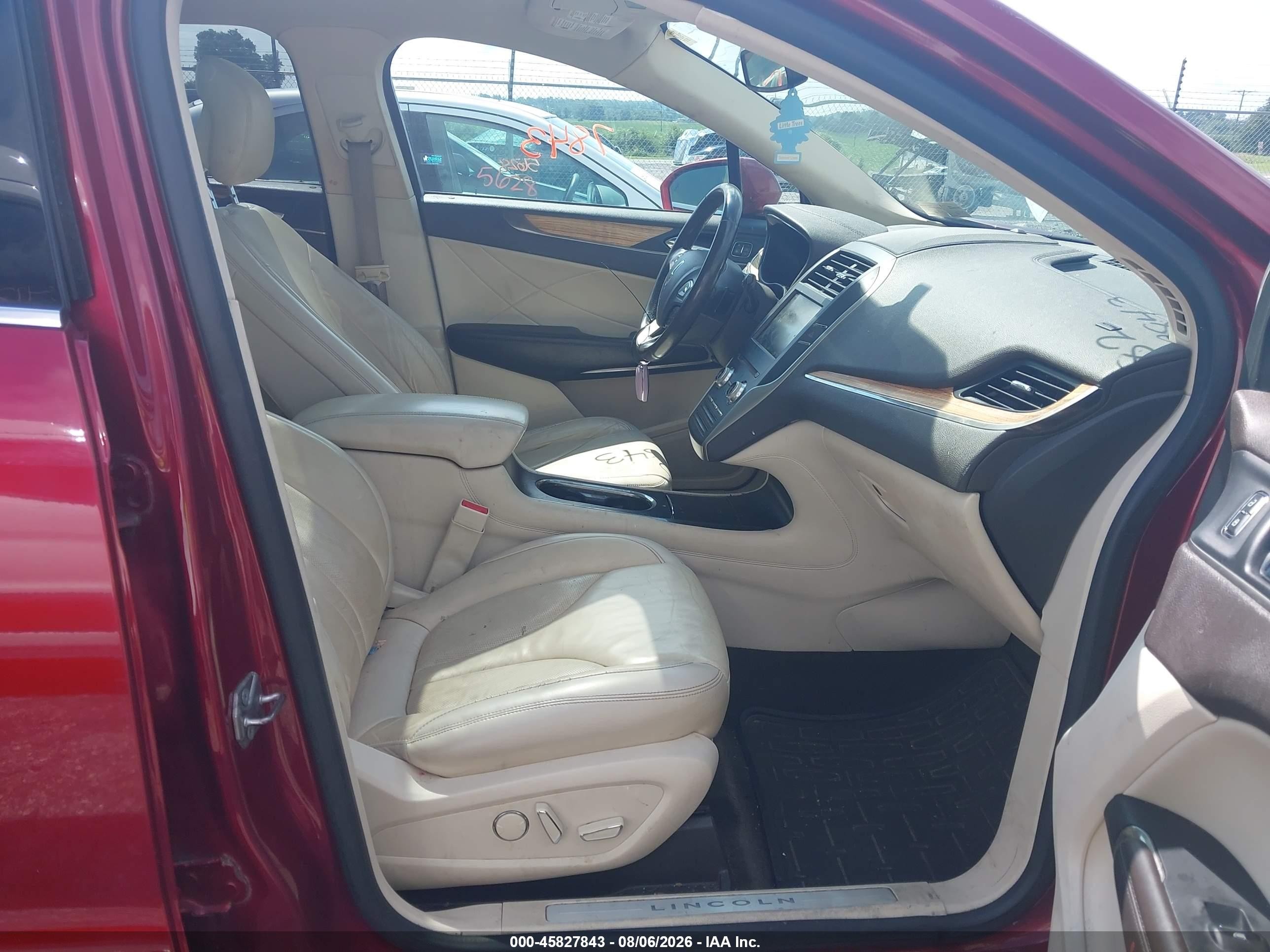 2015 Lincoln Mkc   Red vin: 5LMCJ2A97FUJ28006