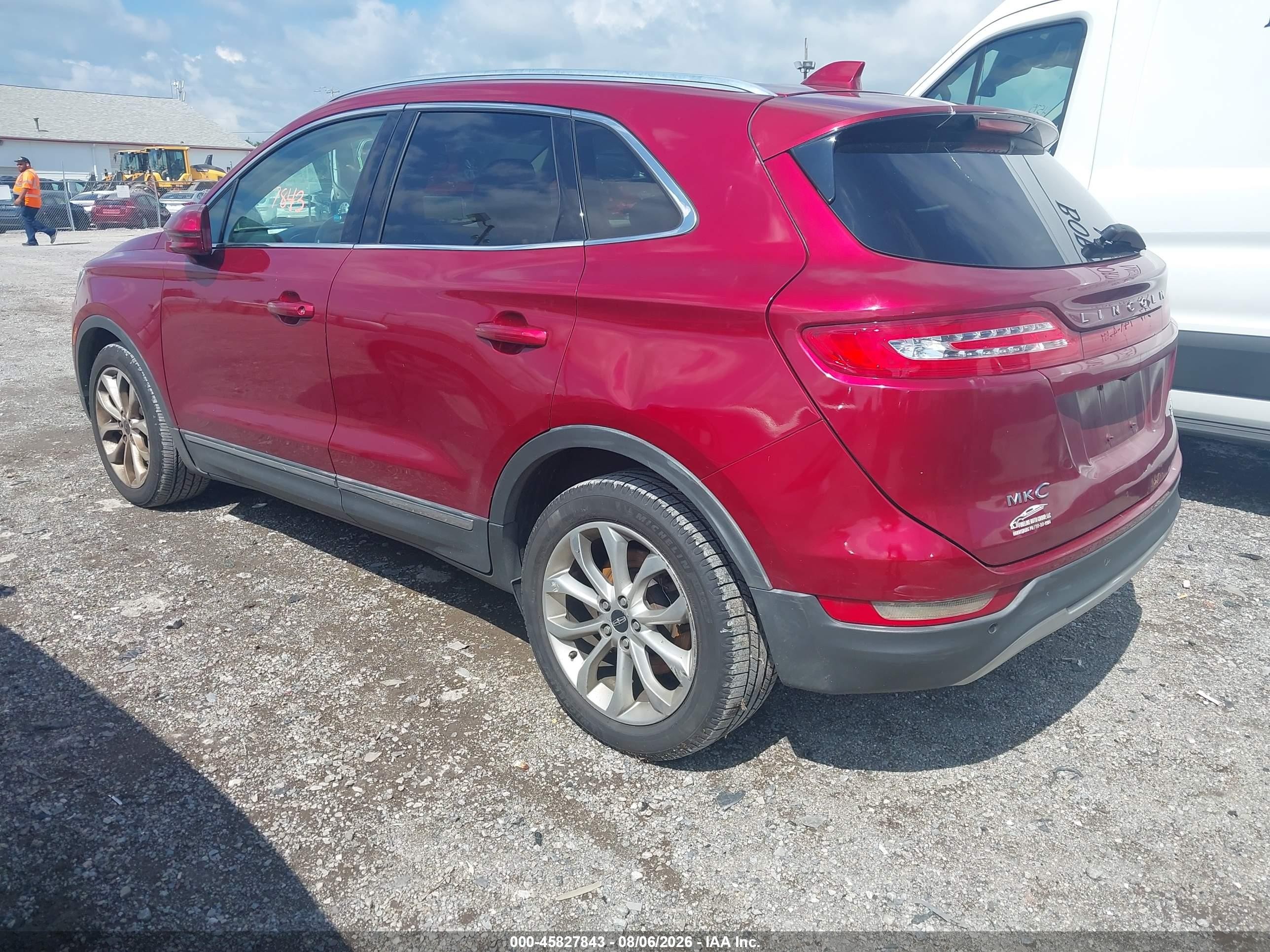 2015 Lincoln Mkc   Red vin: 5LMCJ2A97FUJ28006