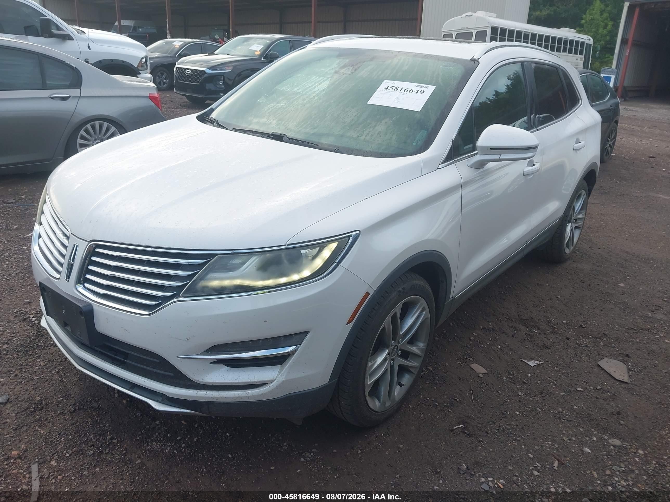 2015 Lincoln Mkc   White vin: 5LMCJ2A97FUJ36848