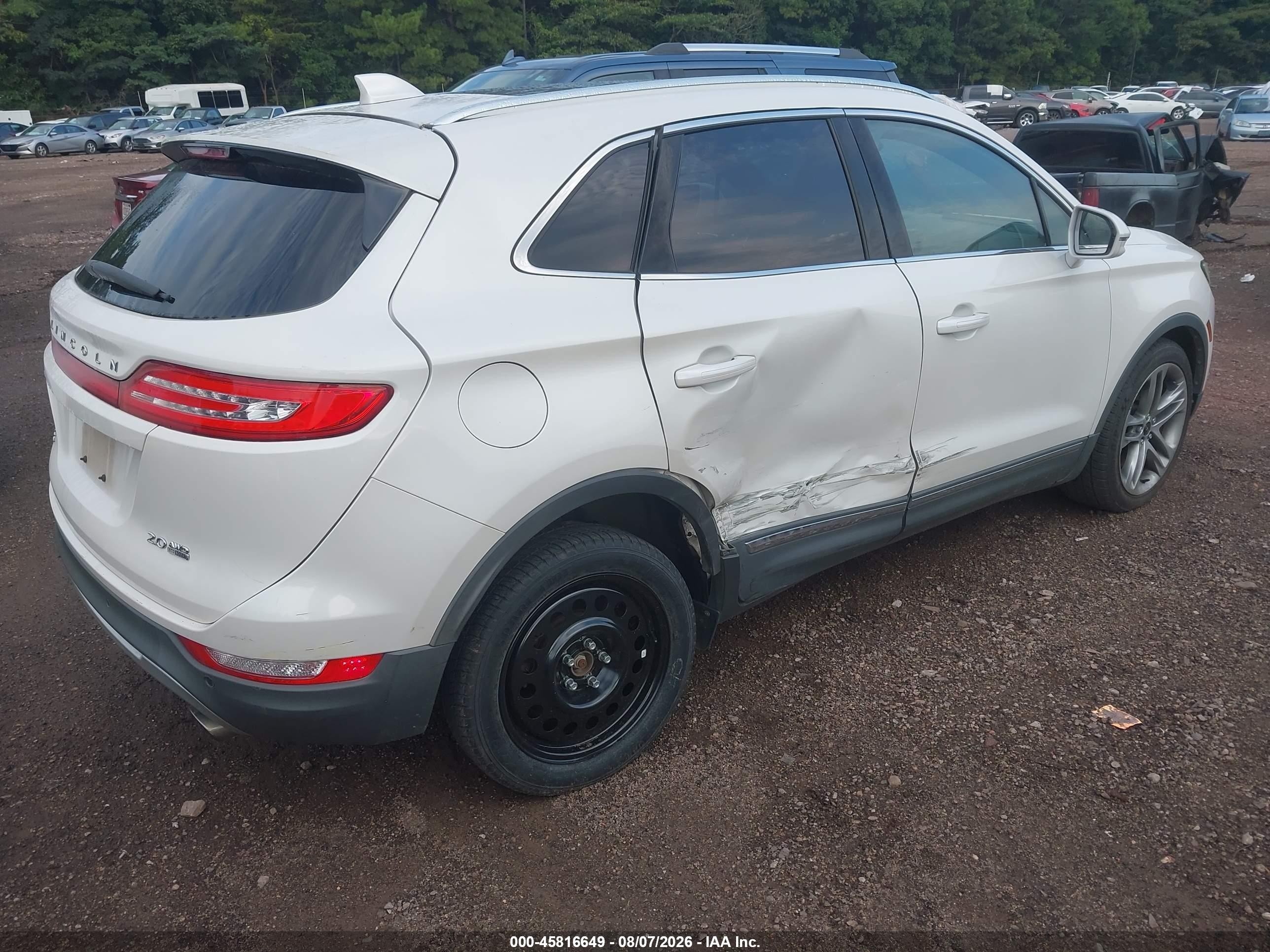 2015 Lincoln Mkc   White vin: 5LMCJ2A97FUJ36848