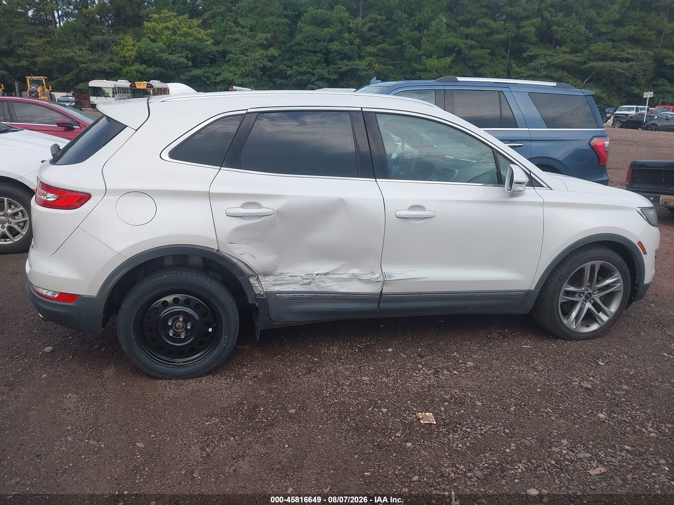 2015 Lincoln Mkc   White vin: 5LMCJ2A97FUJ36848