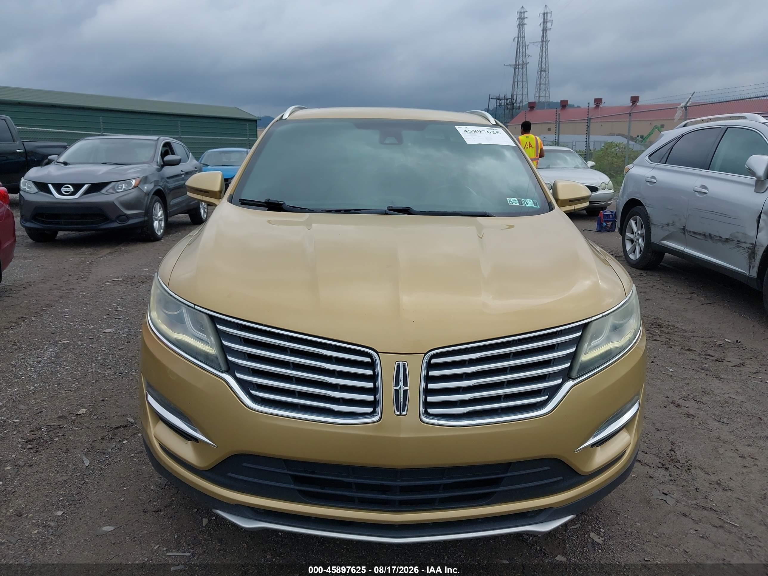 2015 Lincoln Mkc Gold vin: 5LMCJ2A99FUJ03480